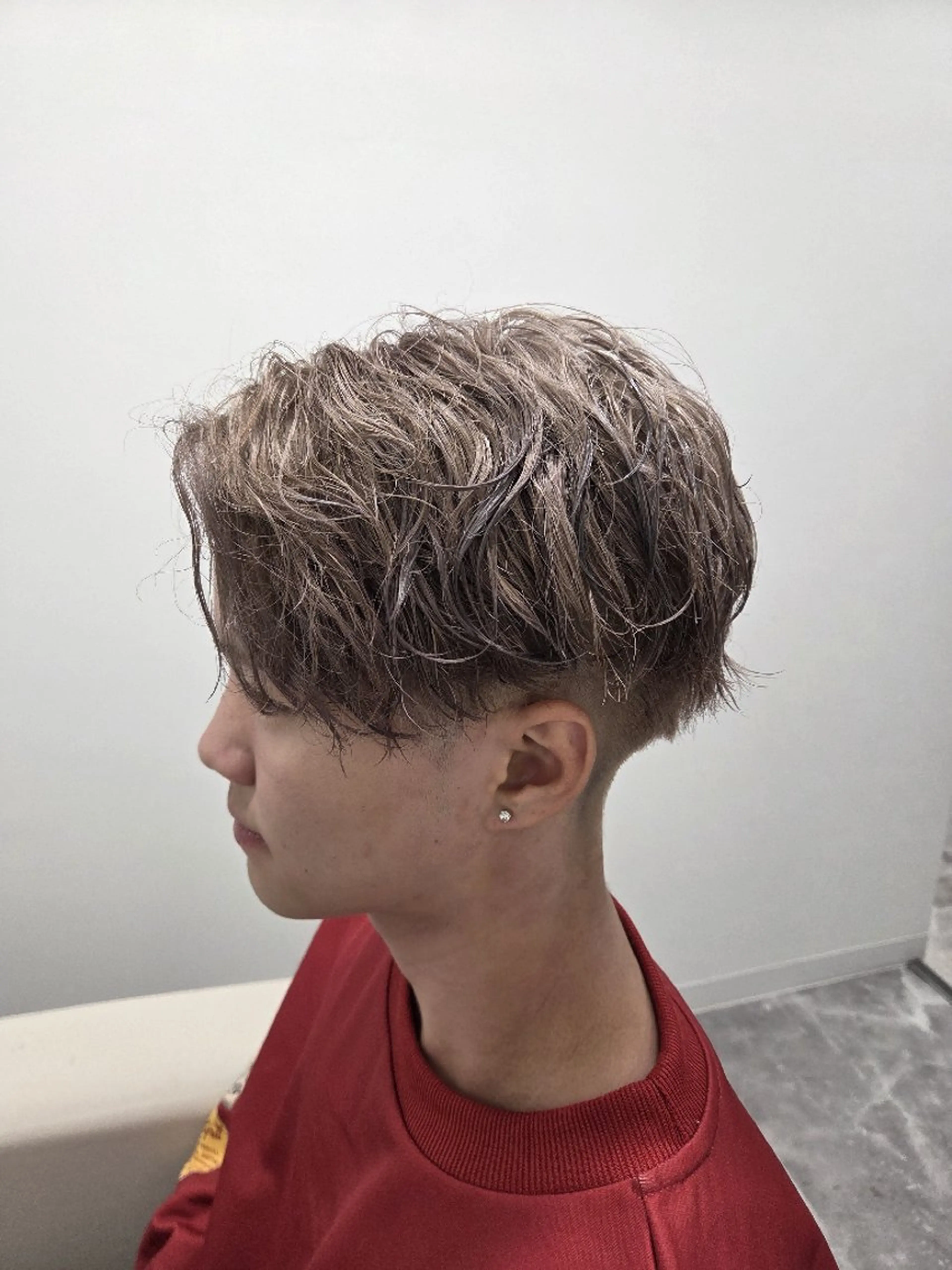 カラー ベージュカラー ブリーチ ミルクティーベージュ LA LEDENSI  仙台東口店所属・氏家 一磨の眉毛・アイブロウイメージ