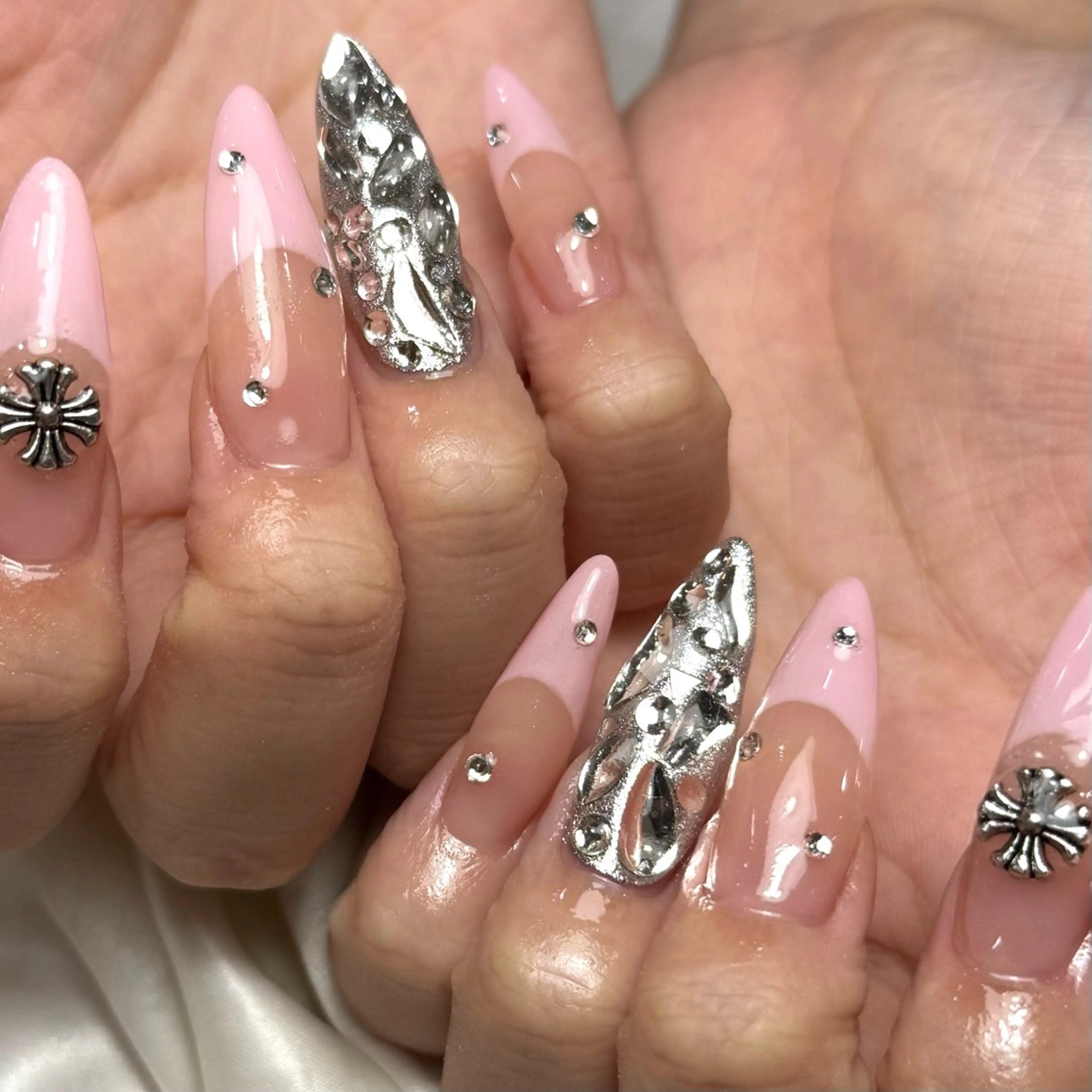 ネイル フレンチネイル ピンク ハンドネイル Ray nail natsu🎀のネイルデザイン