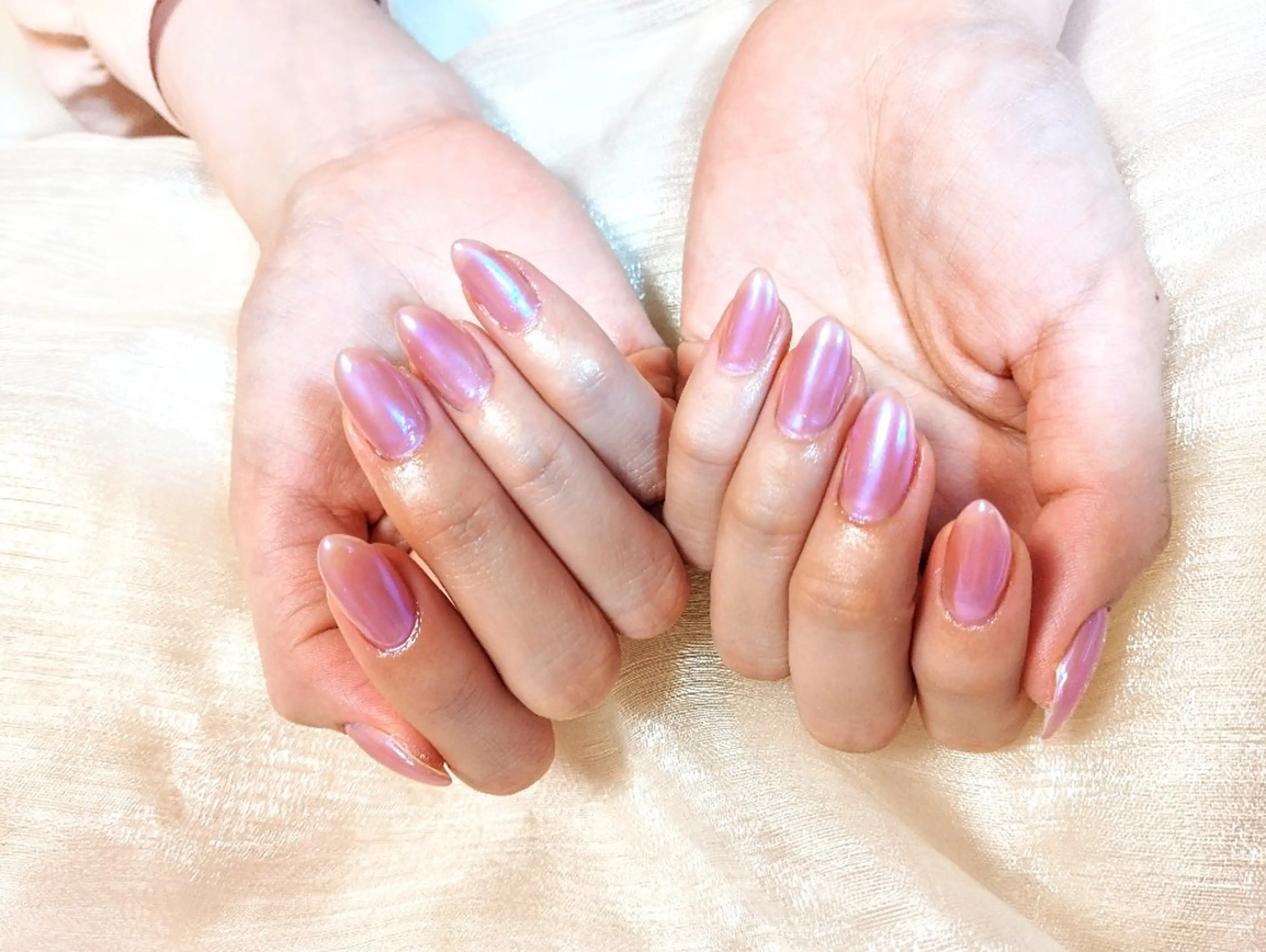 ネイル オーロラネイル ミラーネイル ハンドネイル ハンドケア ＤI'A ネイルサロンのネイルデザイン