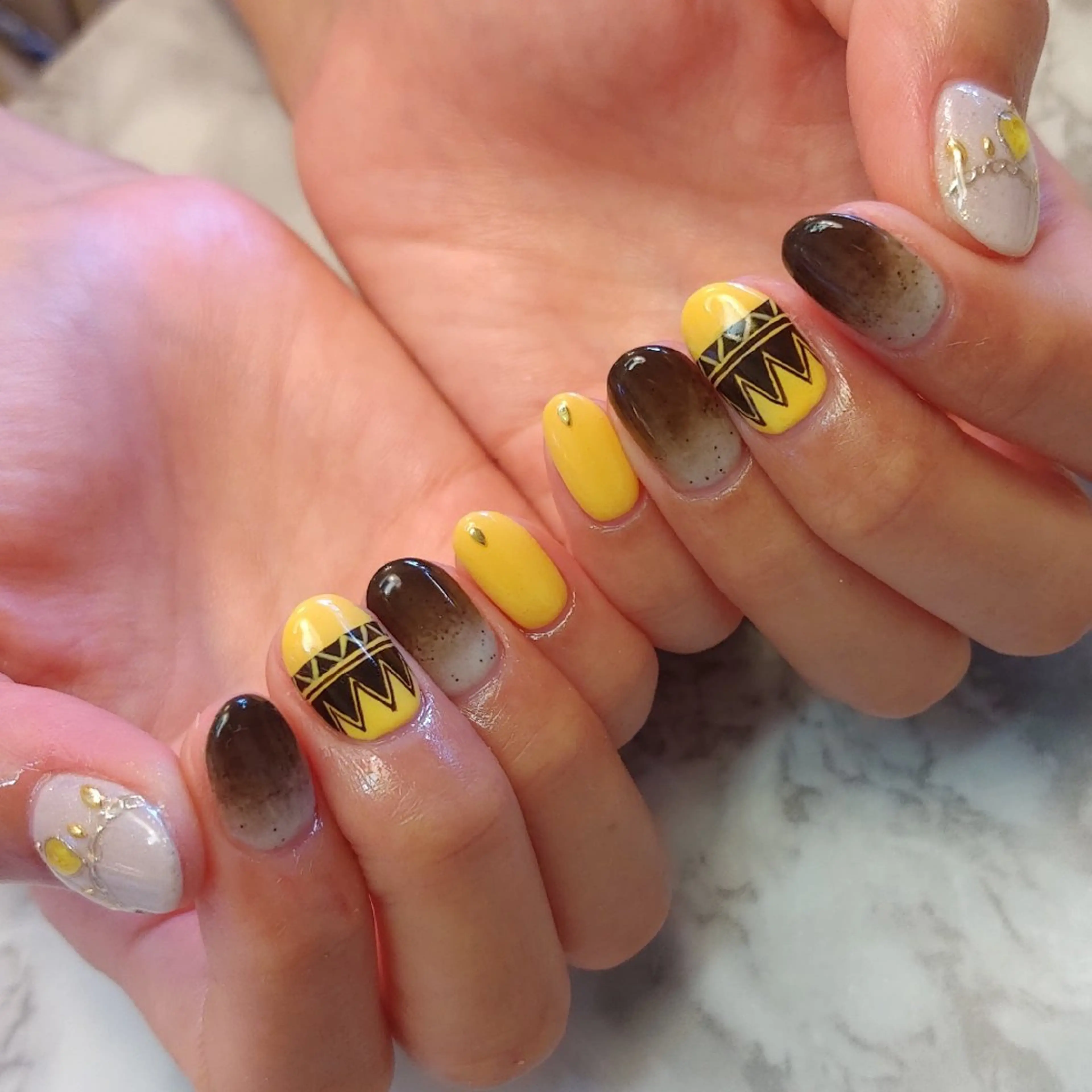 ネイル ジェヌインネイル 河内のネイルデザイン