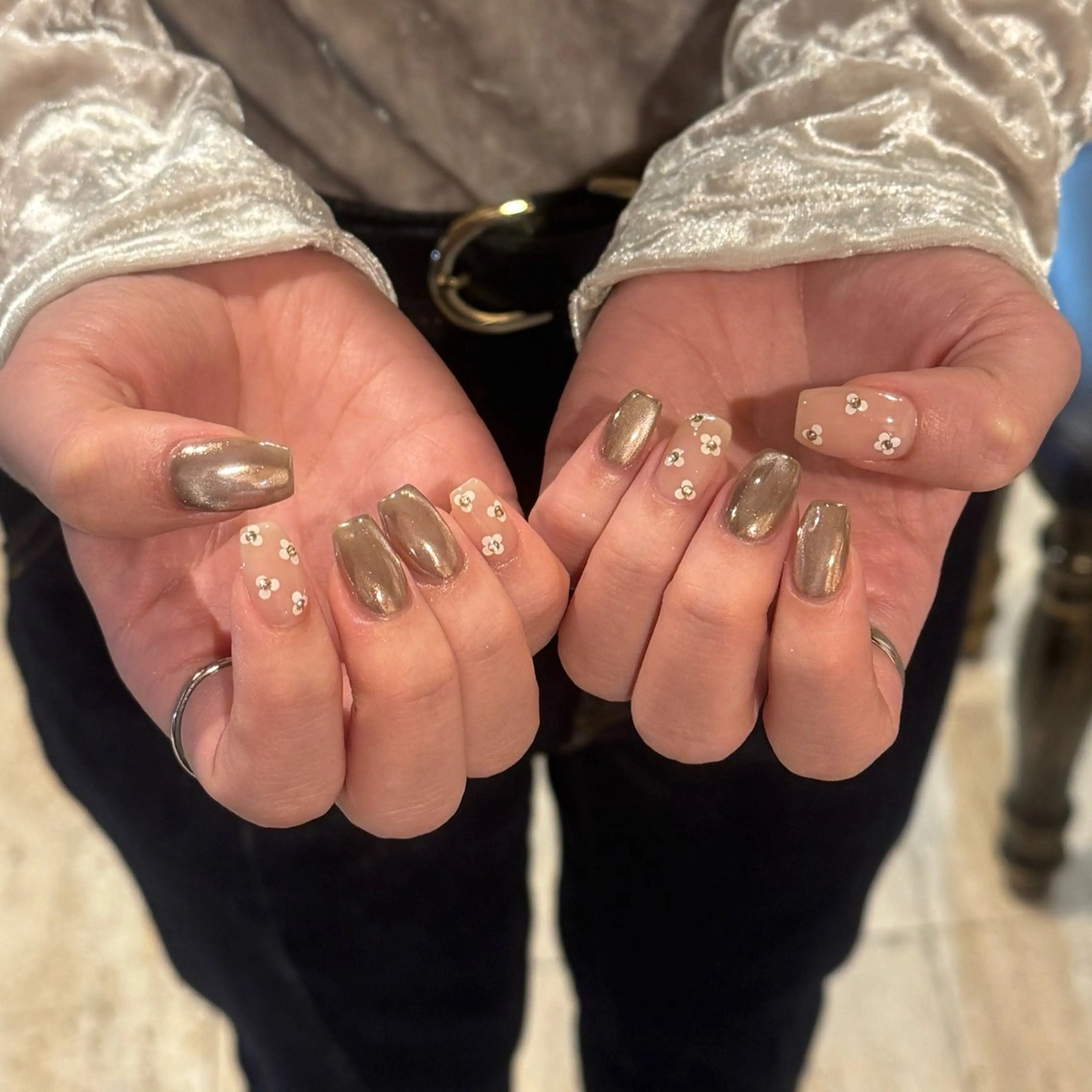 ネイル ハンドネイル 𝐫𝐚𝐢 𝐧𝐚𝐢𝐥の眉毛・アイブロウイメージ