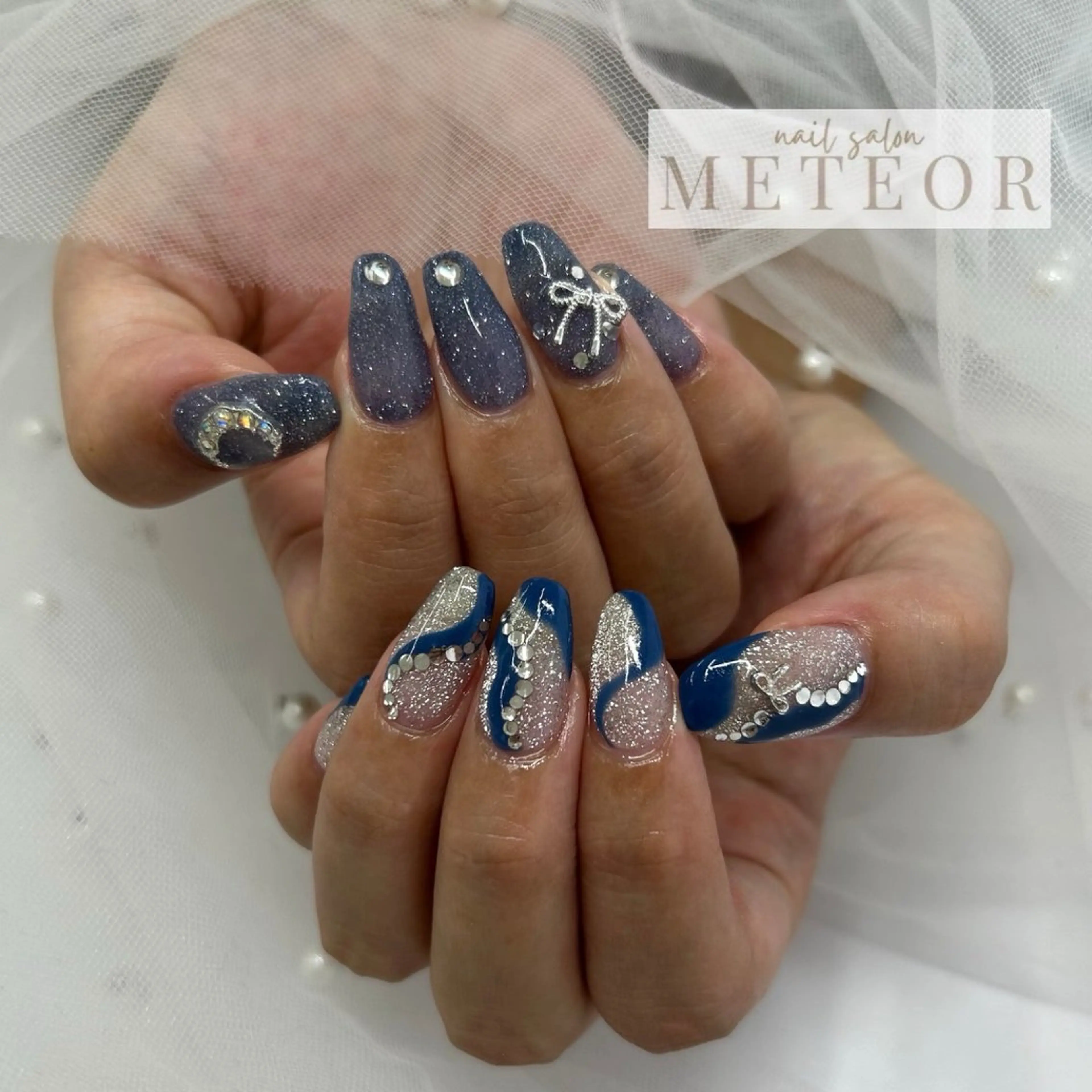 ネイル フラッシュネイル キラキラネイル ワンホンネイル ハンドネイル nailsalon meteor所属・METEOR💫 staffのネイルデザイン
