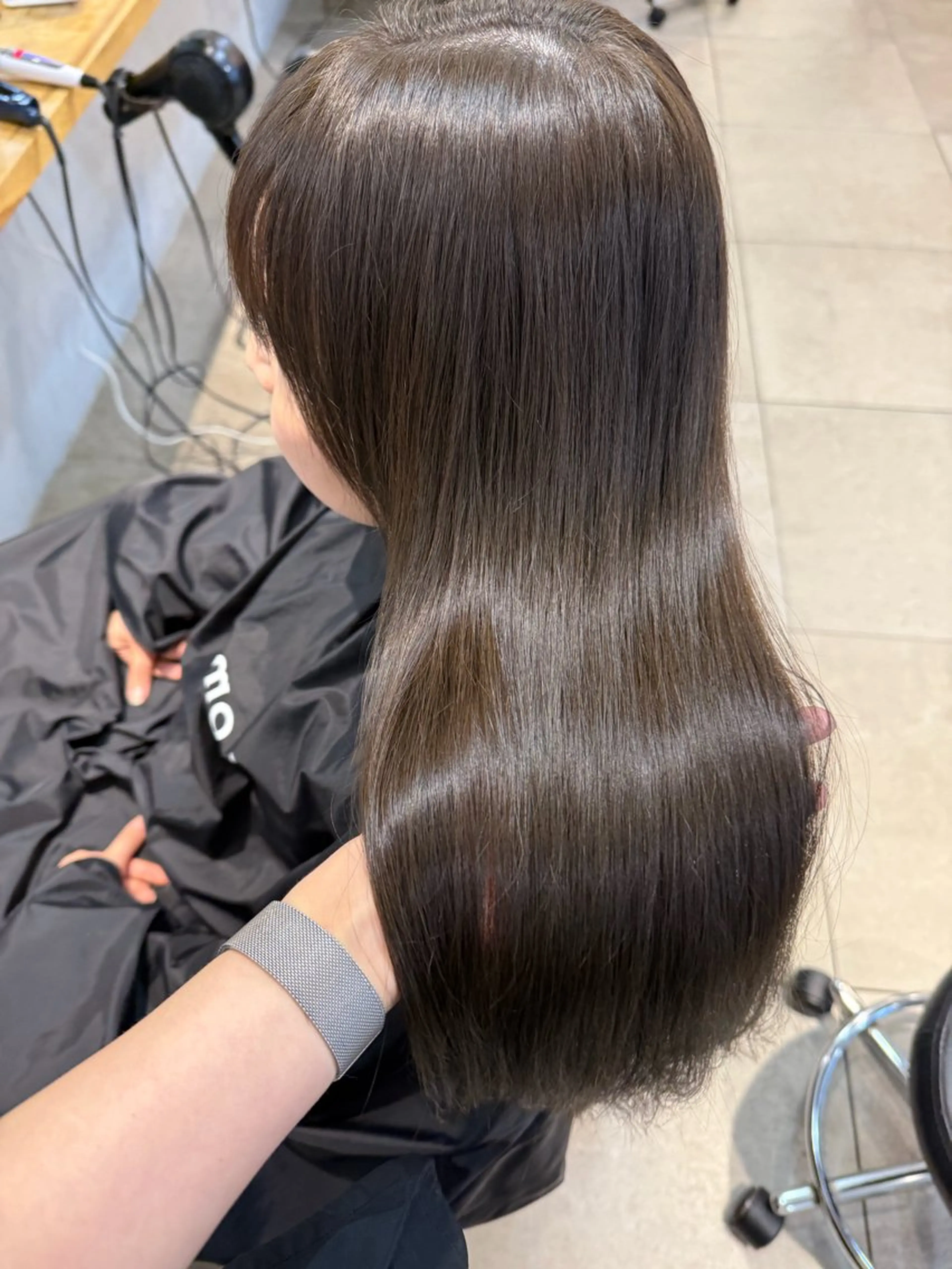 ロング カラー ミルクティー× グレージュMOMOのヘアスタイル