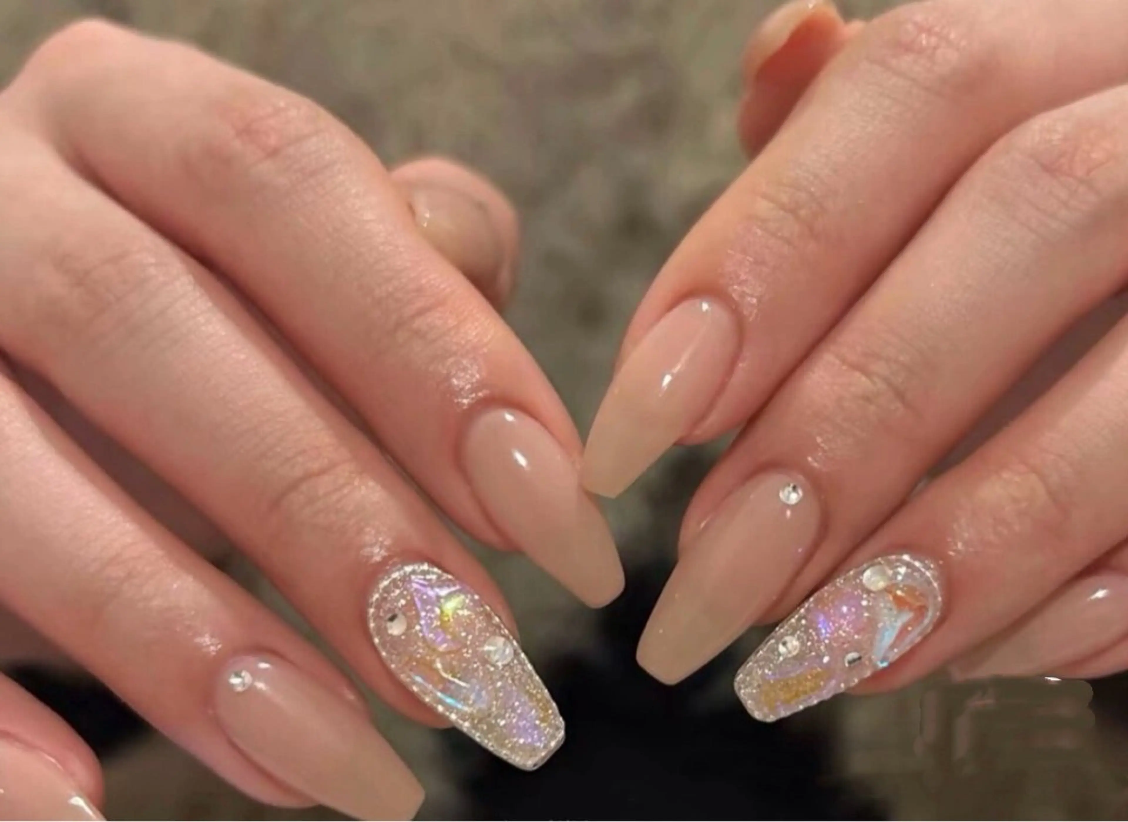 🎀🉐チッブ長さ出し+ 🎀🉐パーツ付け放題 2本🎀🉐ワンホンネイル🎀🉐フラッシュネイル🎀🉐ケア込みの写真