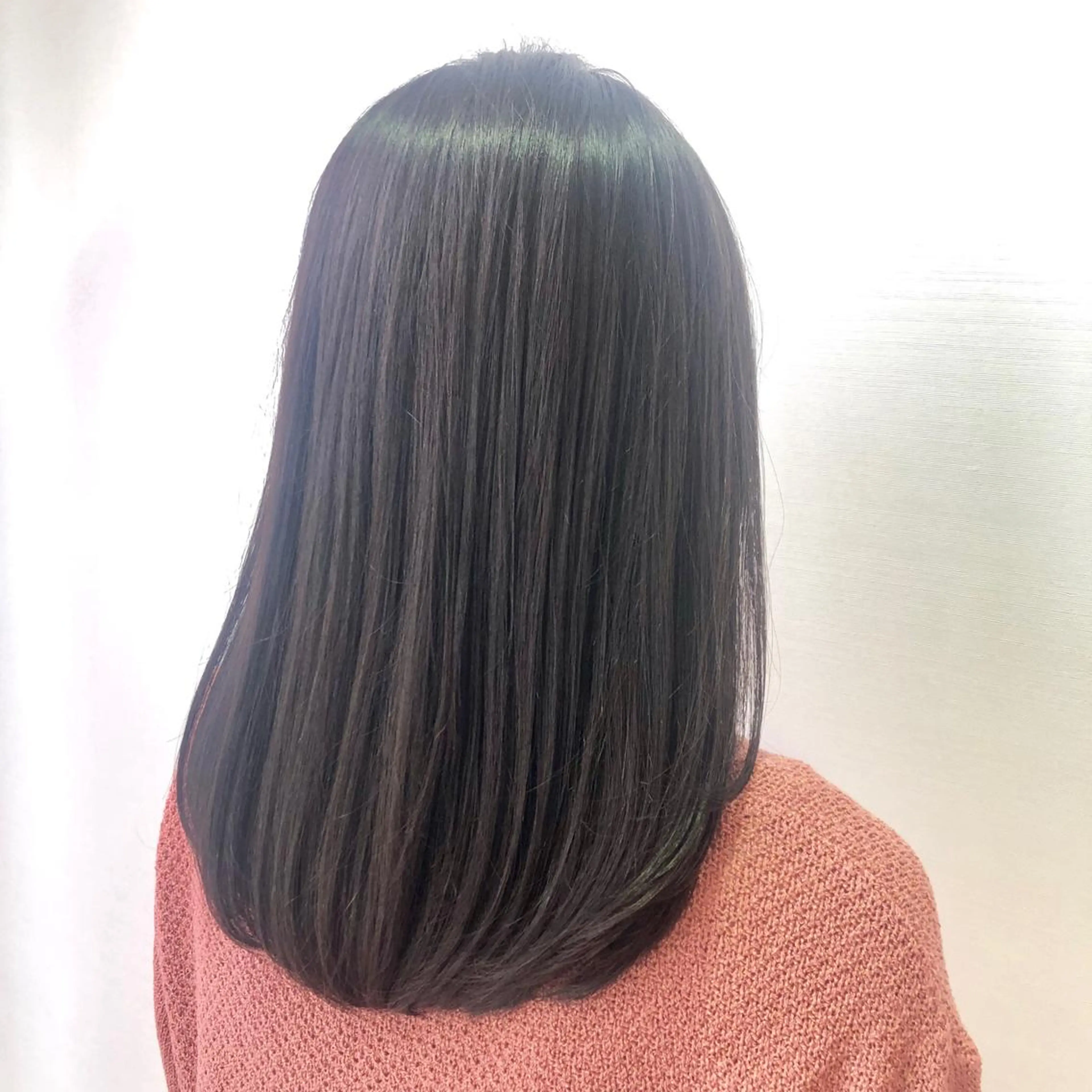 セミロング カラー イルミナカラー ベージュ/インナー カラー🤍Rieのヘアスタイル