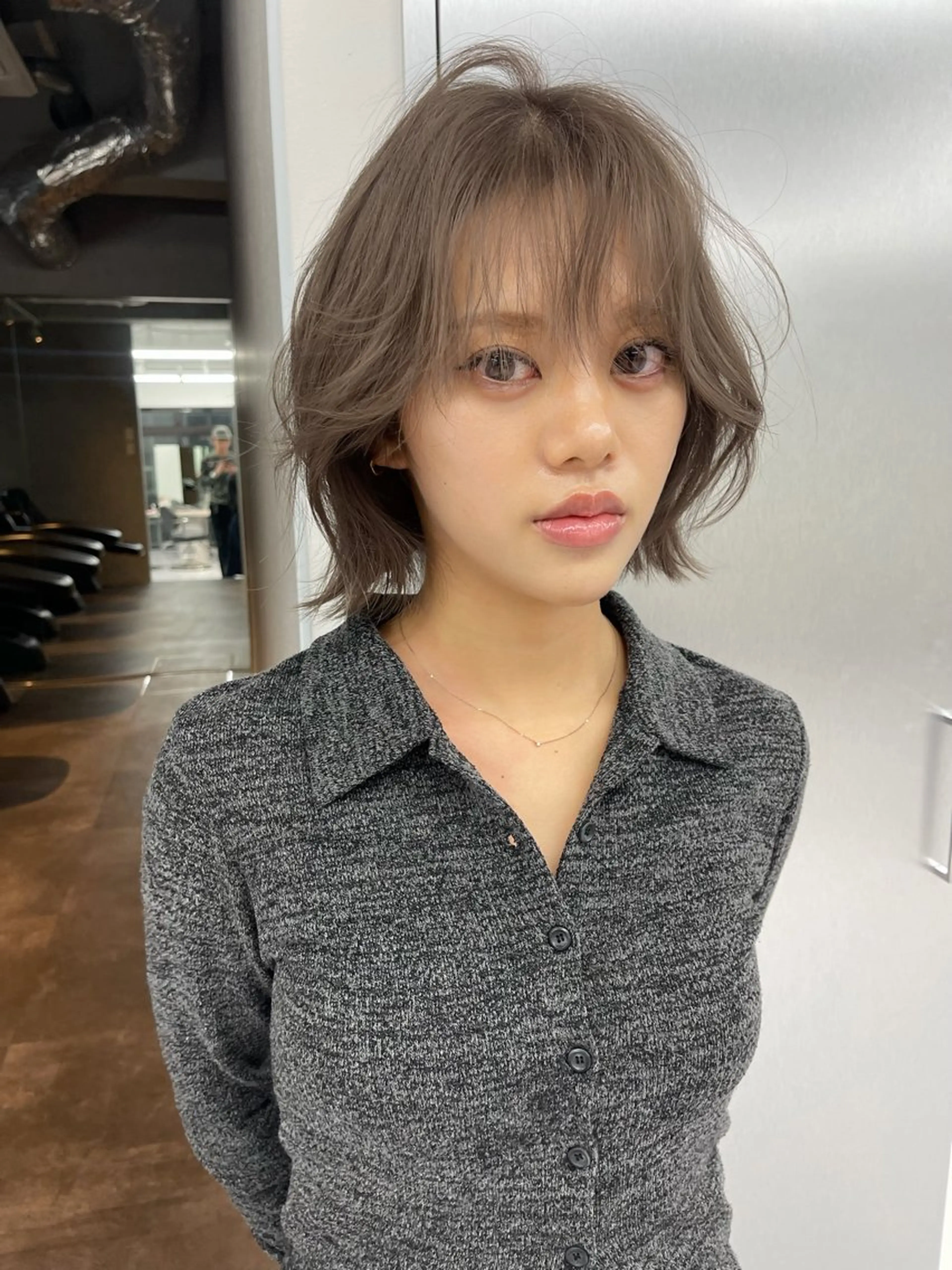 ミディアム カラー ベージュカラー ブリーチ ケアブリーチ デザインカラー ダブルカラー ヘアカラー TATSUブリーチ/ ミルクティーベージュのヘアスタイル