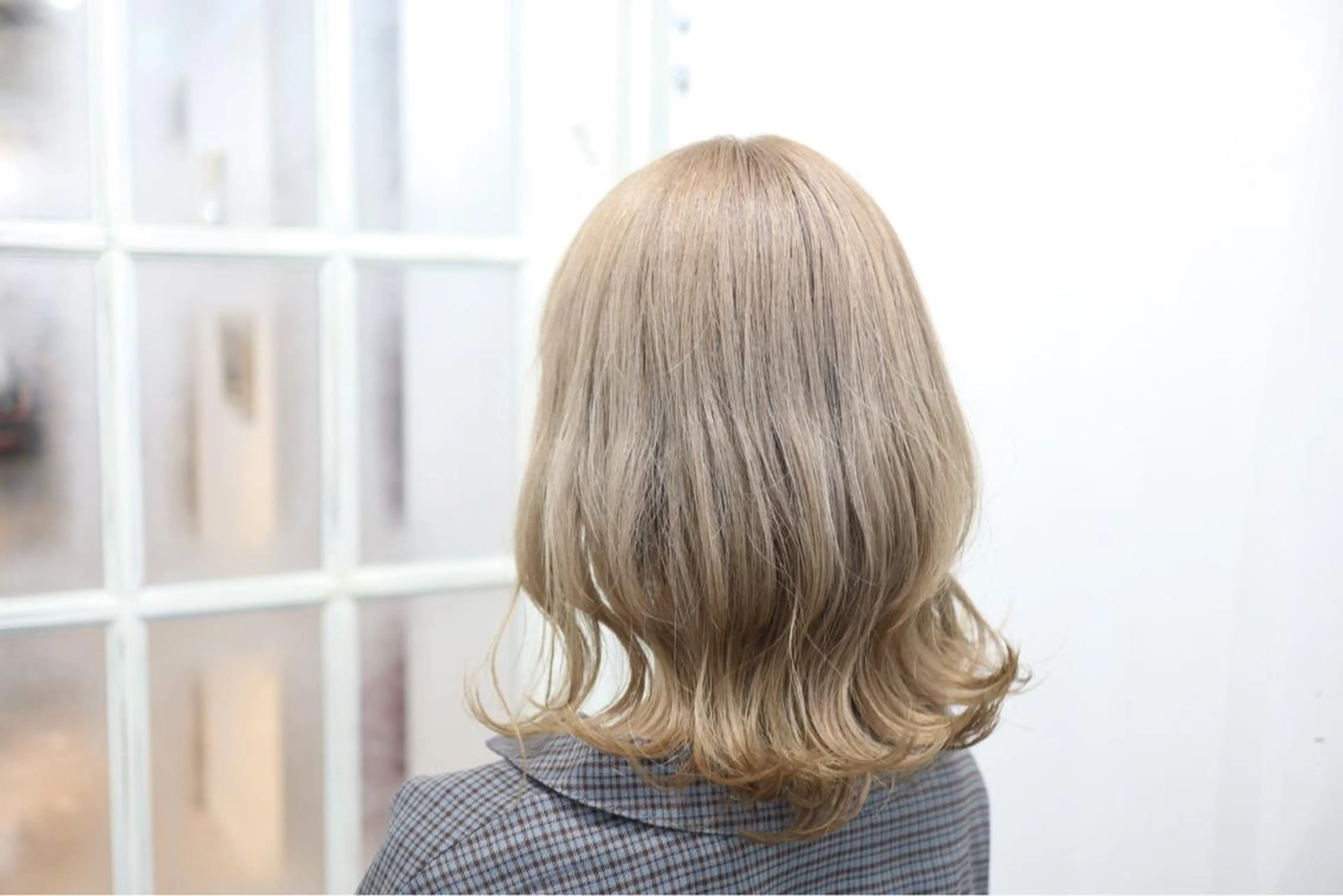 セミロング カラー アディクシーカラー ベージュカラー ブリーチ ケアブリーチ ダブルカラー ヘアカラー トリートメント ✨池袋ブリーチ特化 Hibiki✨のヘアスタイル