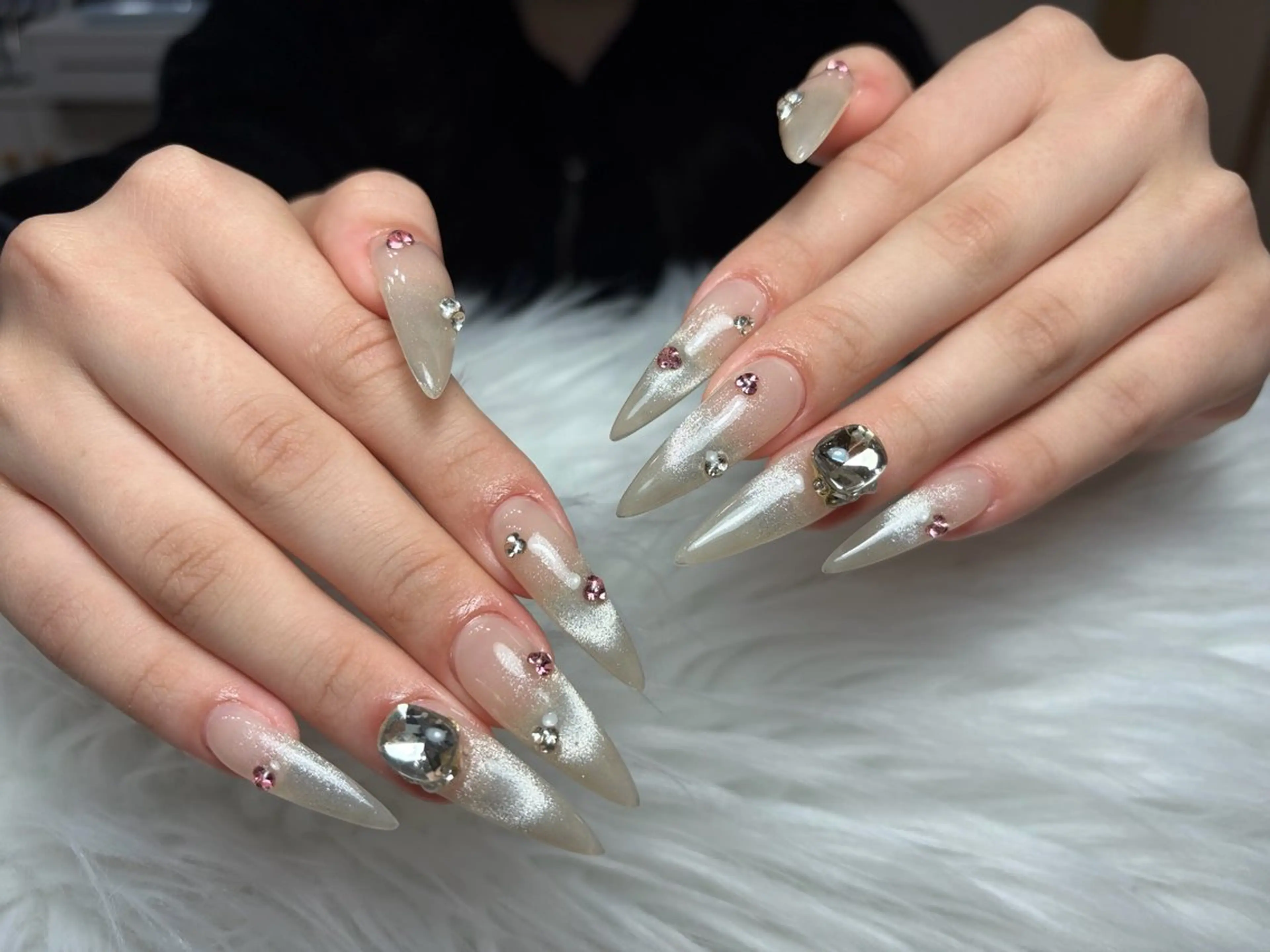 ネイル アートネイル 長さ出し ジェルネイル 韓国ネイル マグネットネイル ハンドネイル Cloudy Chan Nailのネイルデザイン