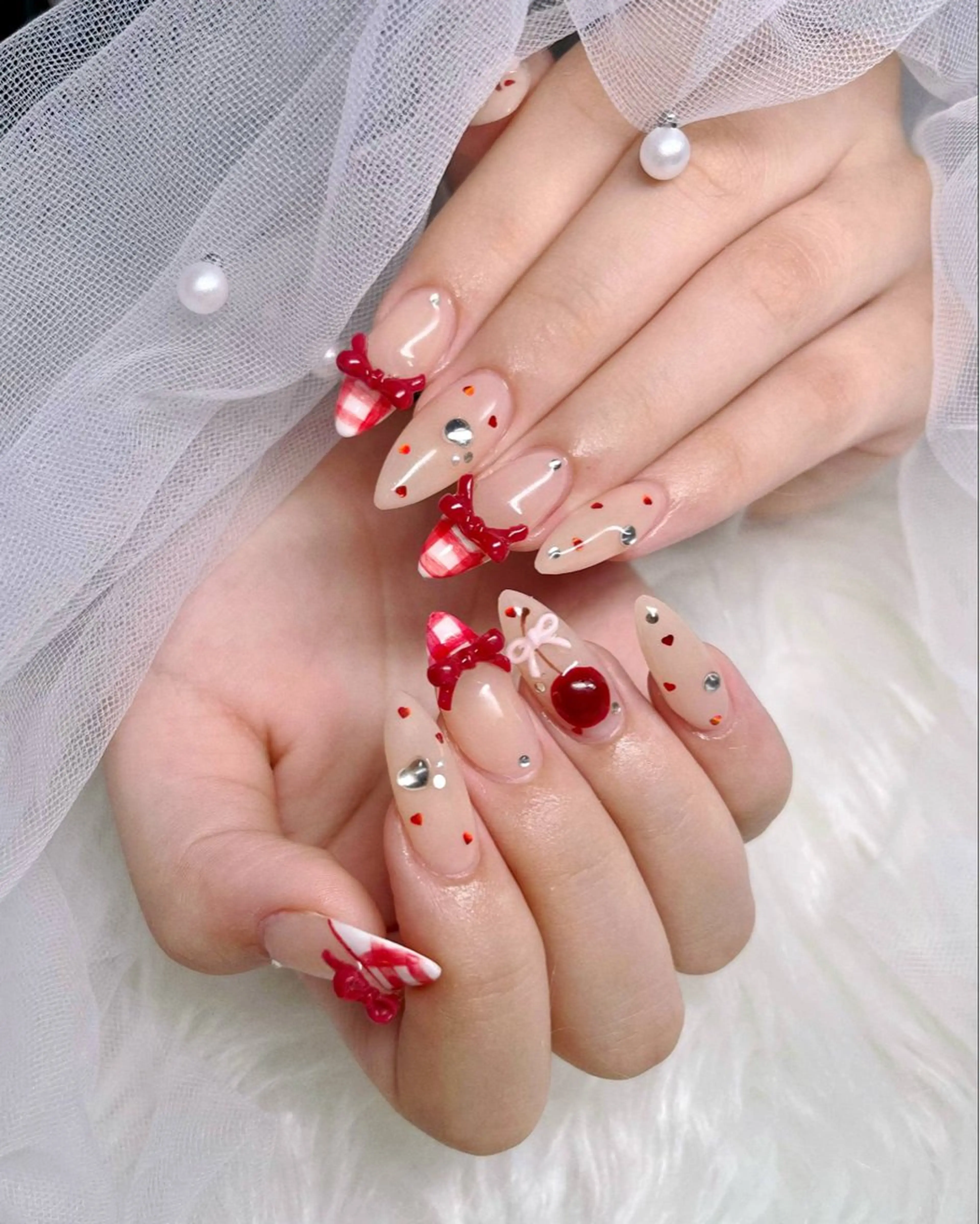 ネイル フレンチネイル ジェルネイル ガラスフレンチ ハロウィン ハート H.baby Nail Salonのネイルデザイン