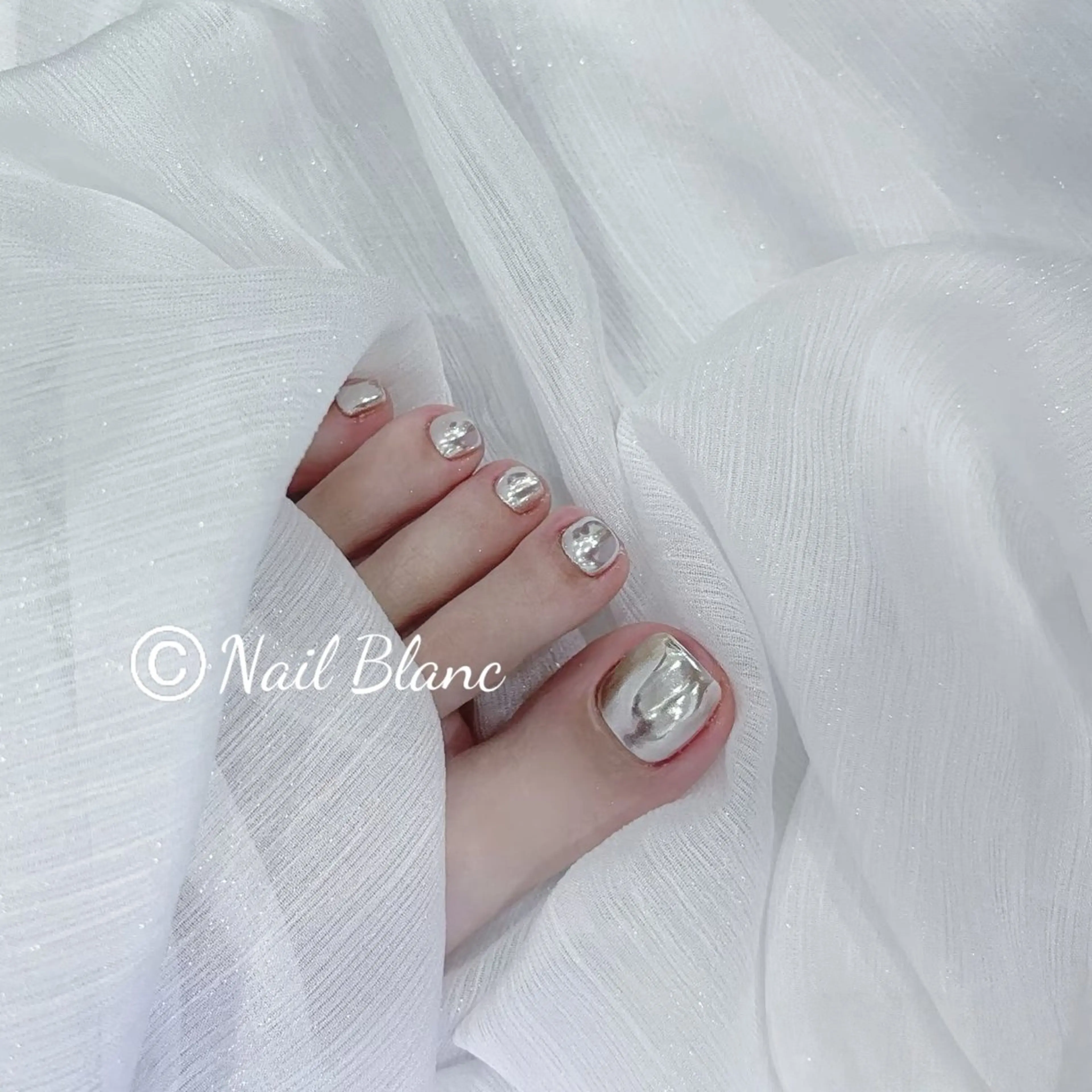 ネイル フットネイル Kurehashi Yui🧸のネイルデザイン