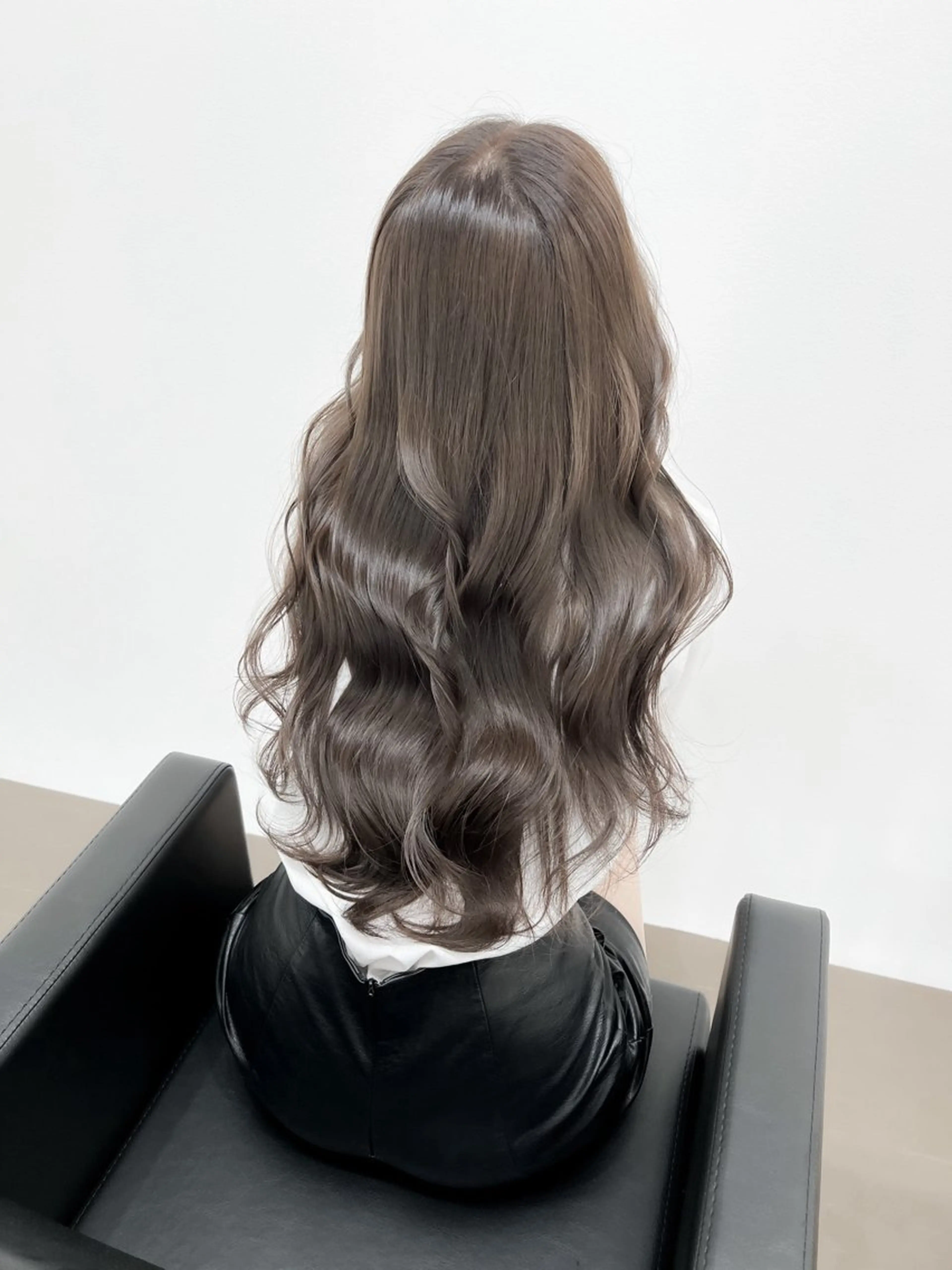 ロング カラー 透明感カラー グレージュ 神戸ボブ✂️ ioe三宮/田 伸佳のヘアスタイル