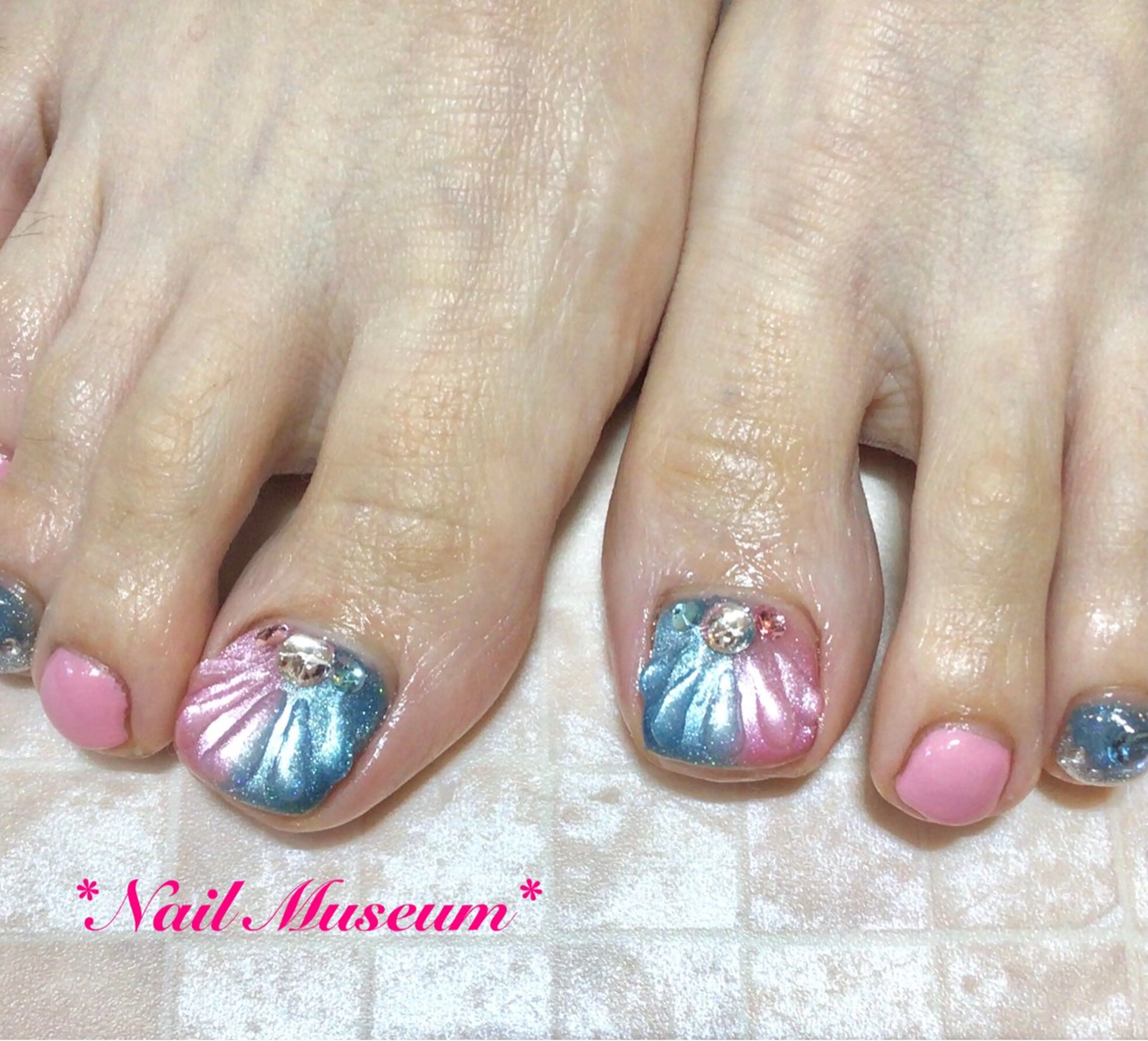 ネイル アートネイル フットネイル フレンチネイル ジェルネイル ハート フットネイル マグネットネイル💛 Hayakawaのネイルデザイン