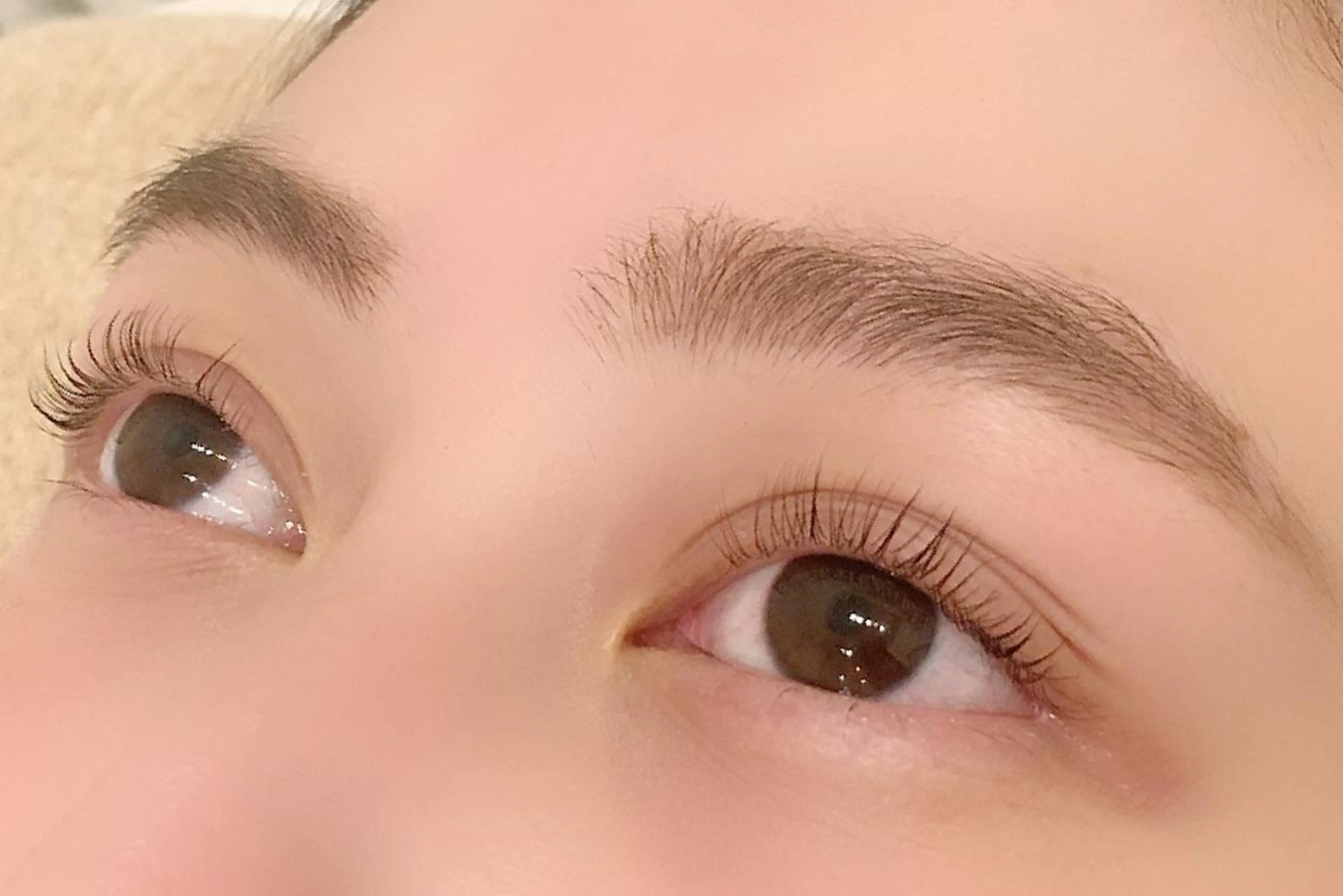 マツエク・マツパ ネイル&アイ QUEEN&CRIMSON所属・眉WAX/ピーリング ホワイトニングの眉毛・アイブロウイメージ