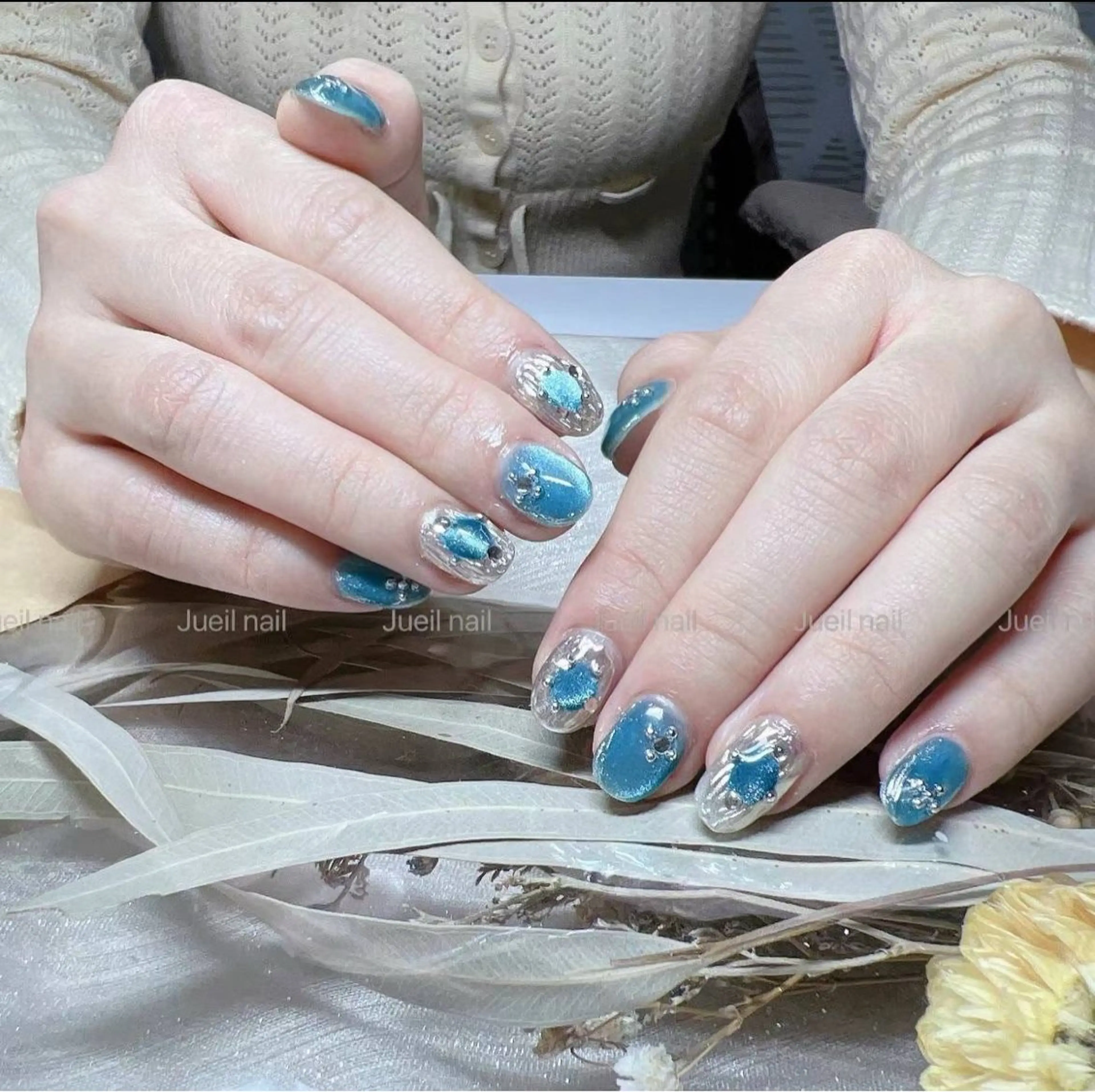 ネイル ハンドネイル KURE ISAKIのネイルデザイン