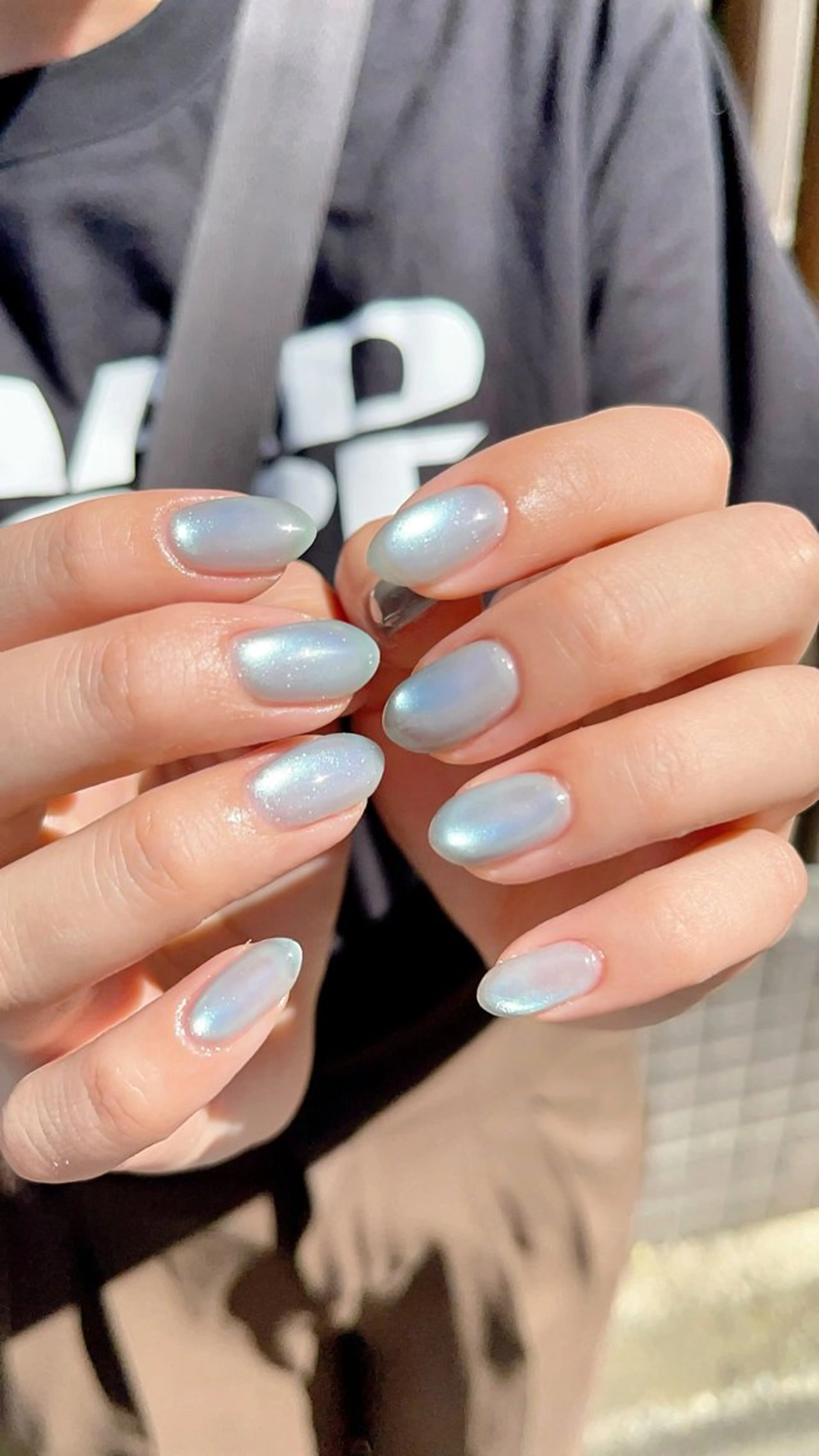 ネイル 氷ネイル・うるうるネイル キラキラネイル 水色 マグネットネイル ハンドネイル ハンドケア 🎀NAIL🎀 AI🪄︎︎◝✩のネイルデザイン