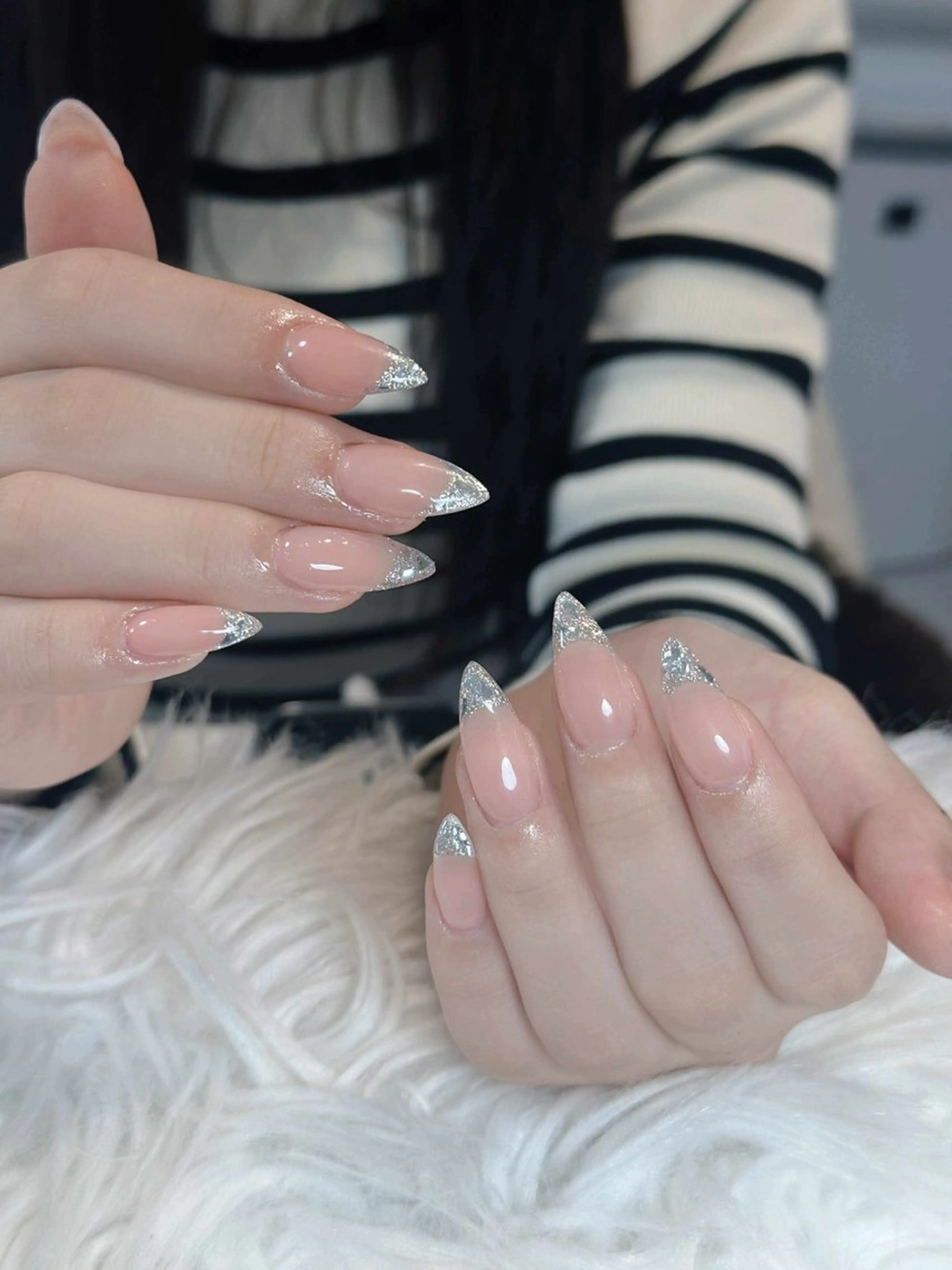 ネイル オーロラネイル ボルドー ブラウン 氷ネイル・うるうるネイル キラキラネイル ハンドネイル Julli NailStudioのネイルデザイン