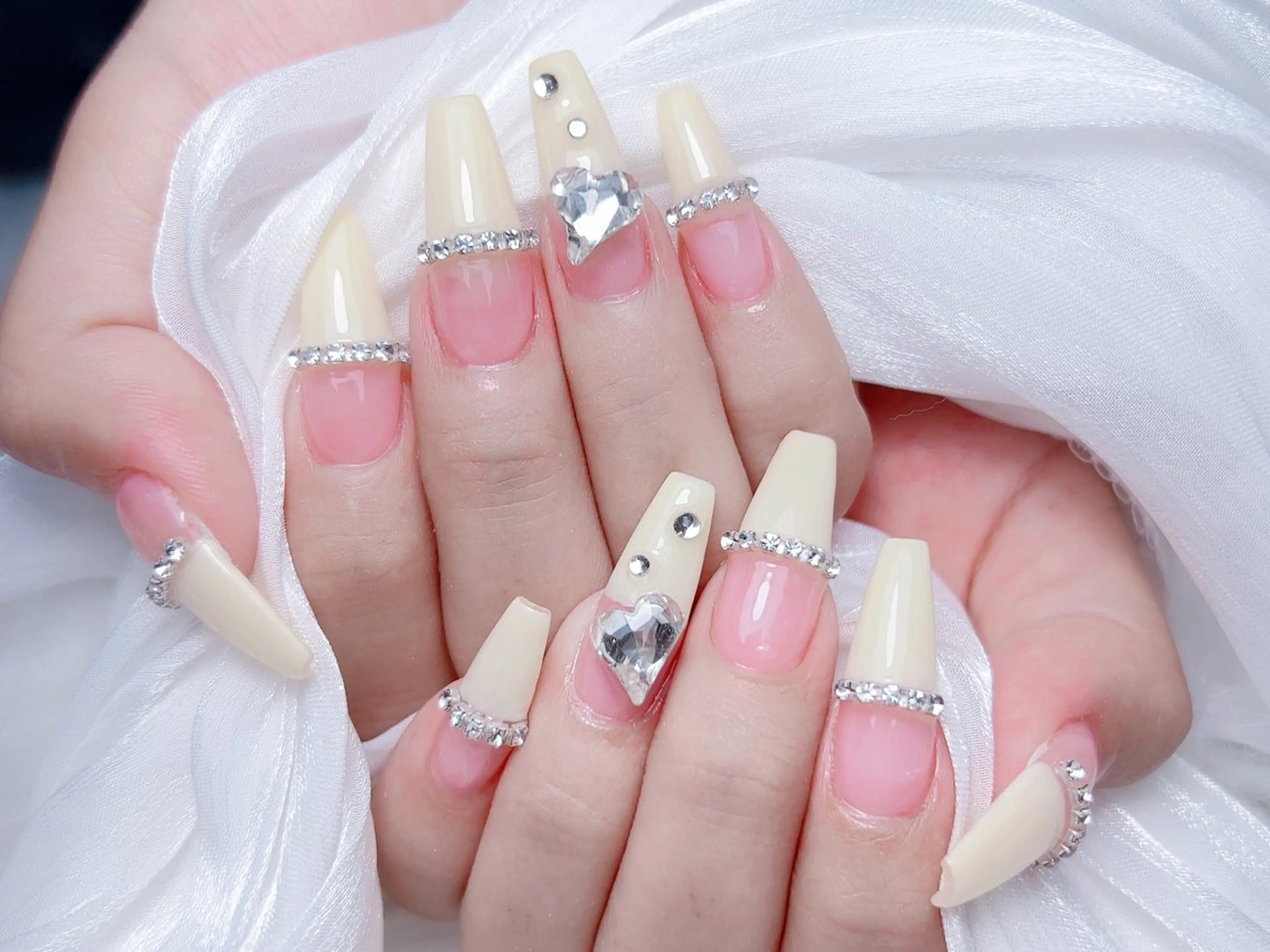 ネイル ハンドネイル 🎀Ｍ nails✨ ビューティーのネイルデザイン