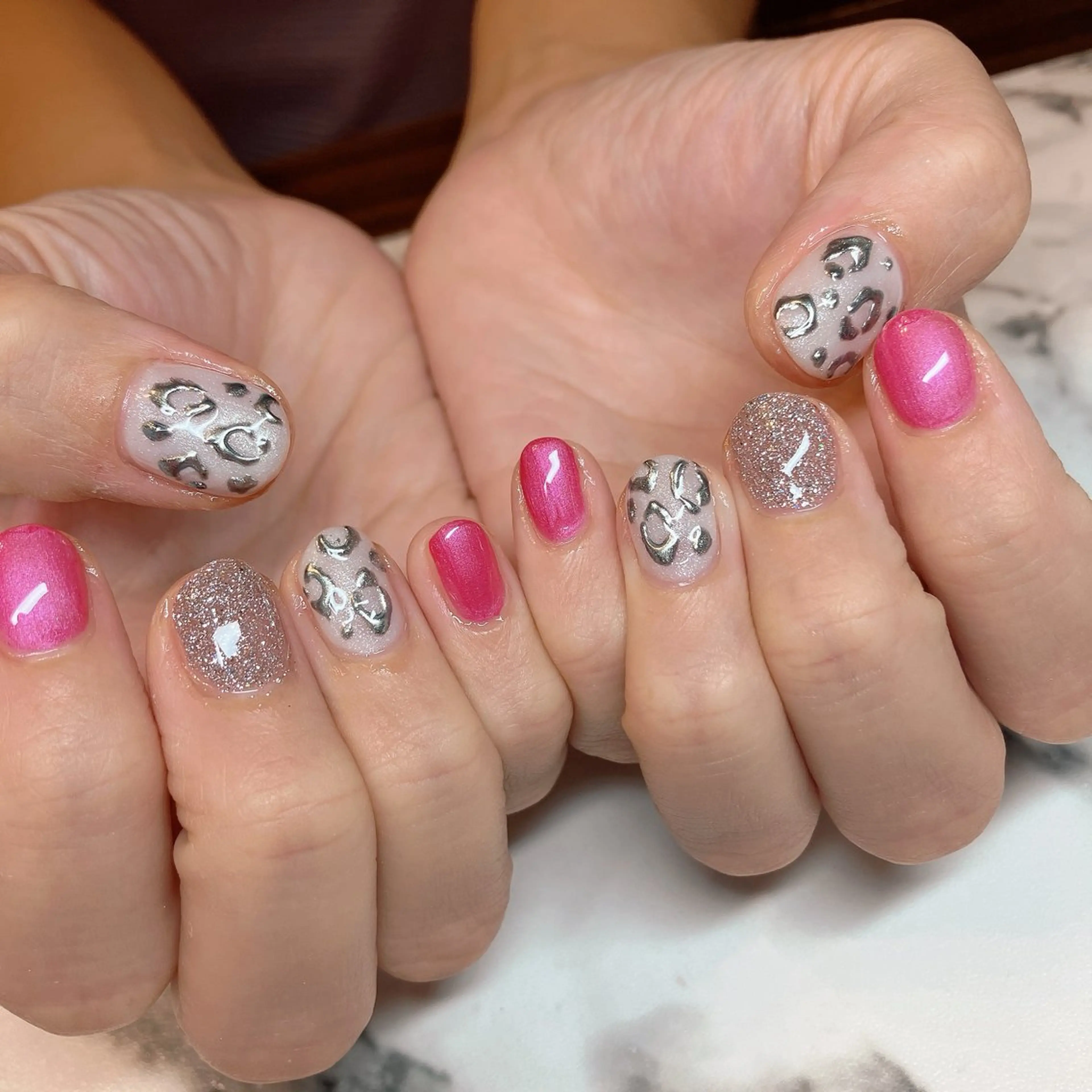 ネイル アニマル柄 ミラーネイル ハンドネイル 酒井 茜のエステ・リラクイメージ