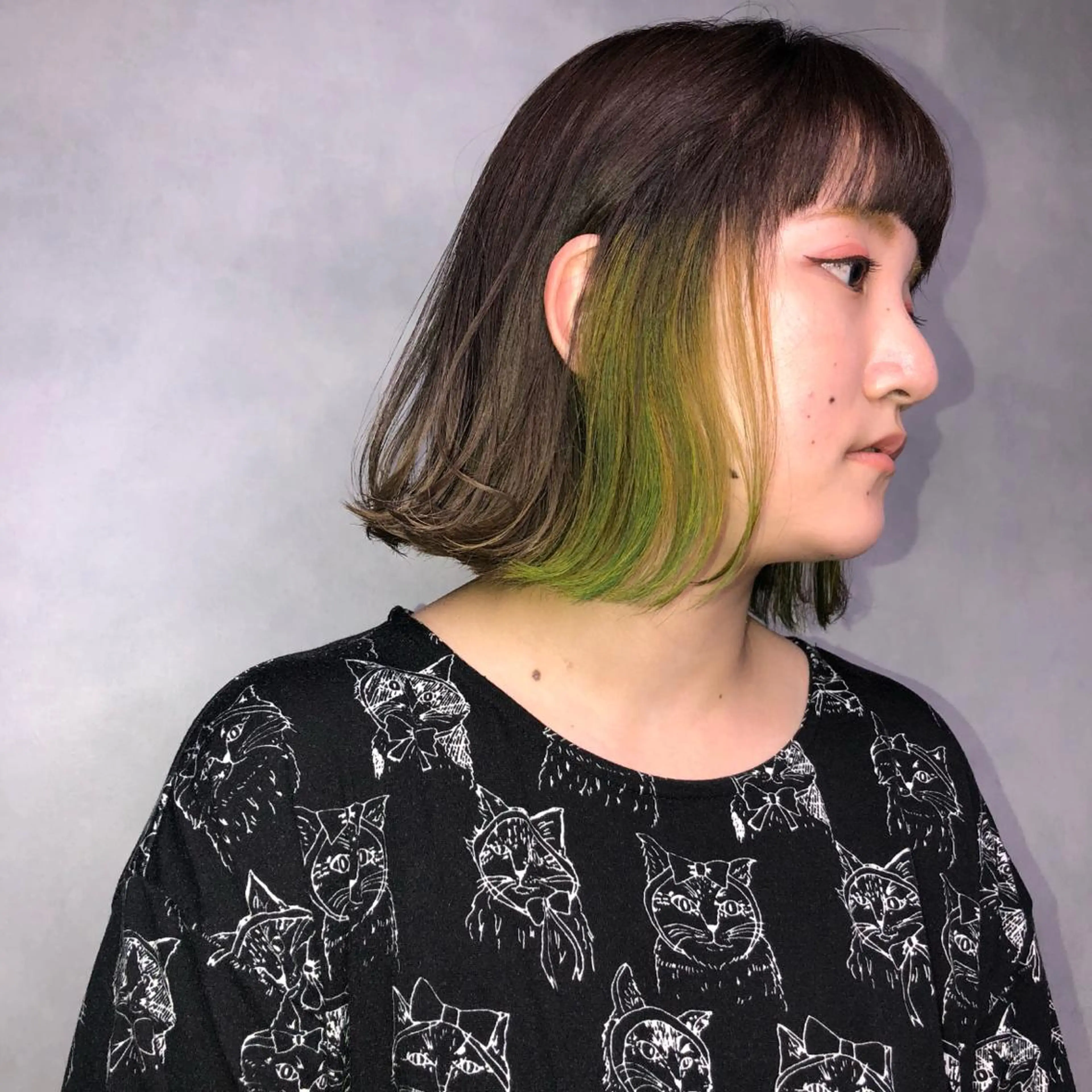 ミディアム カラー ブリーチ グレージュ イエローカラー ORIKA 美容室のヘアスタイル