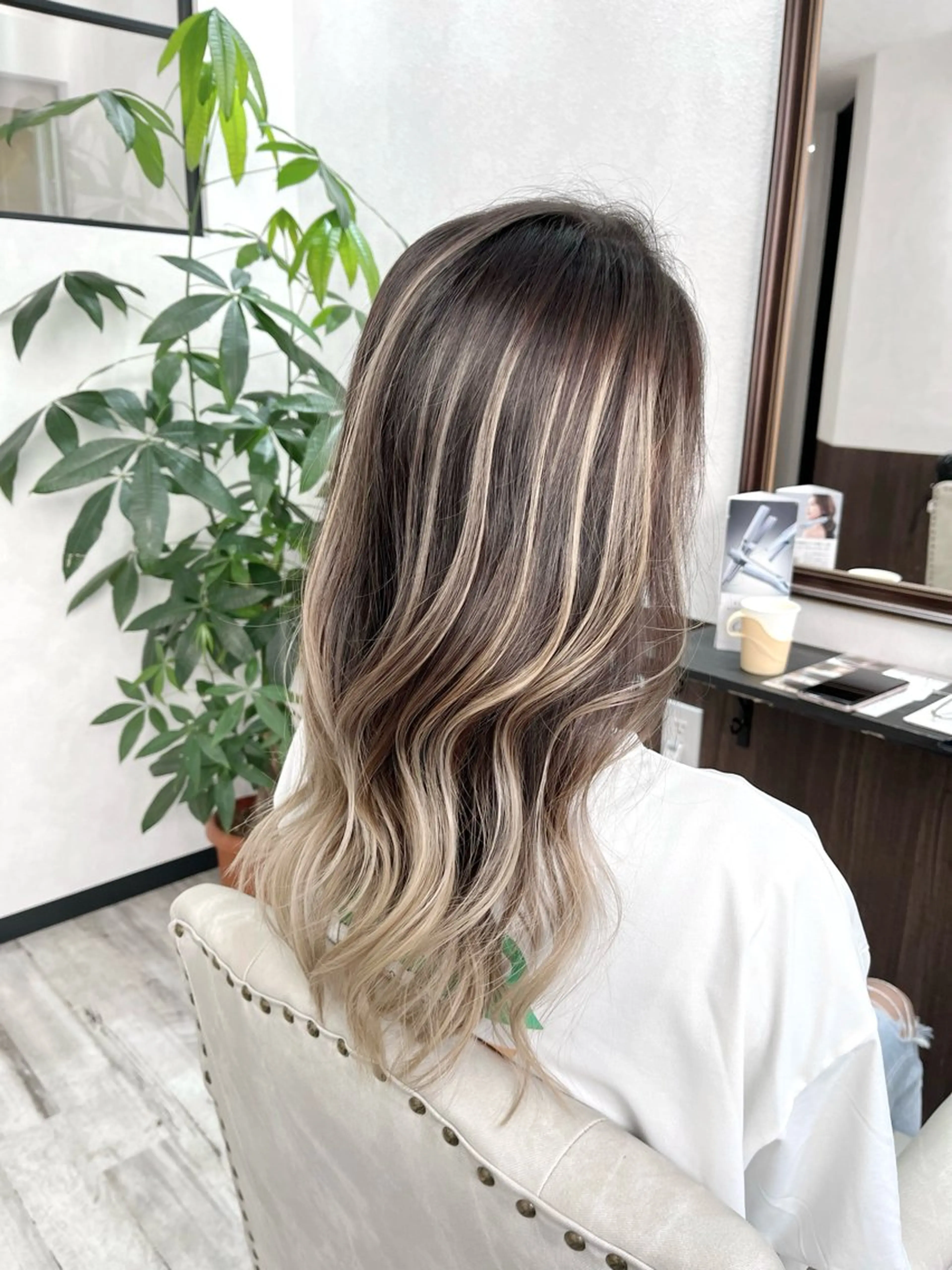 セミロング カラー ヘアアレンジ Belle hair Design青野大貴のヘアスタイル