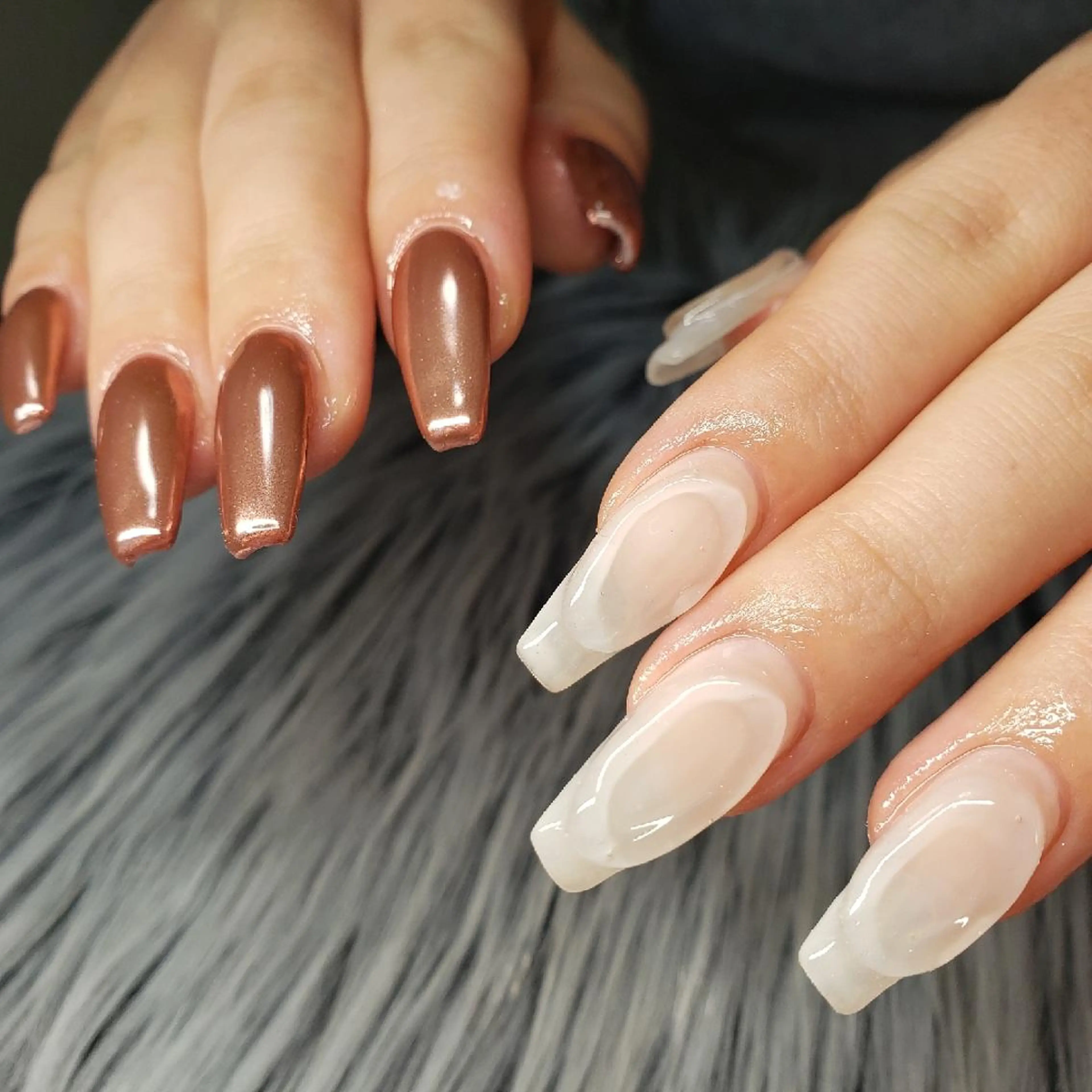 ネイル ミラーネイル ニュアンスネイル 赤色 ショートネイル ハンドネイル Nail salon Coco所属・Nail salon Coco【溝の口駅】のネイルデザイン