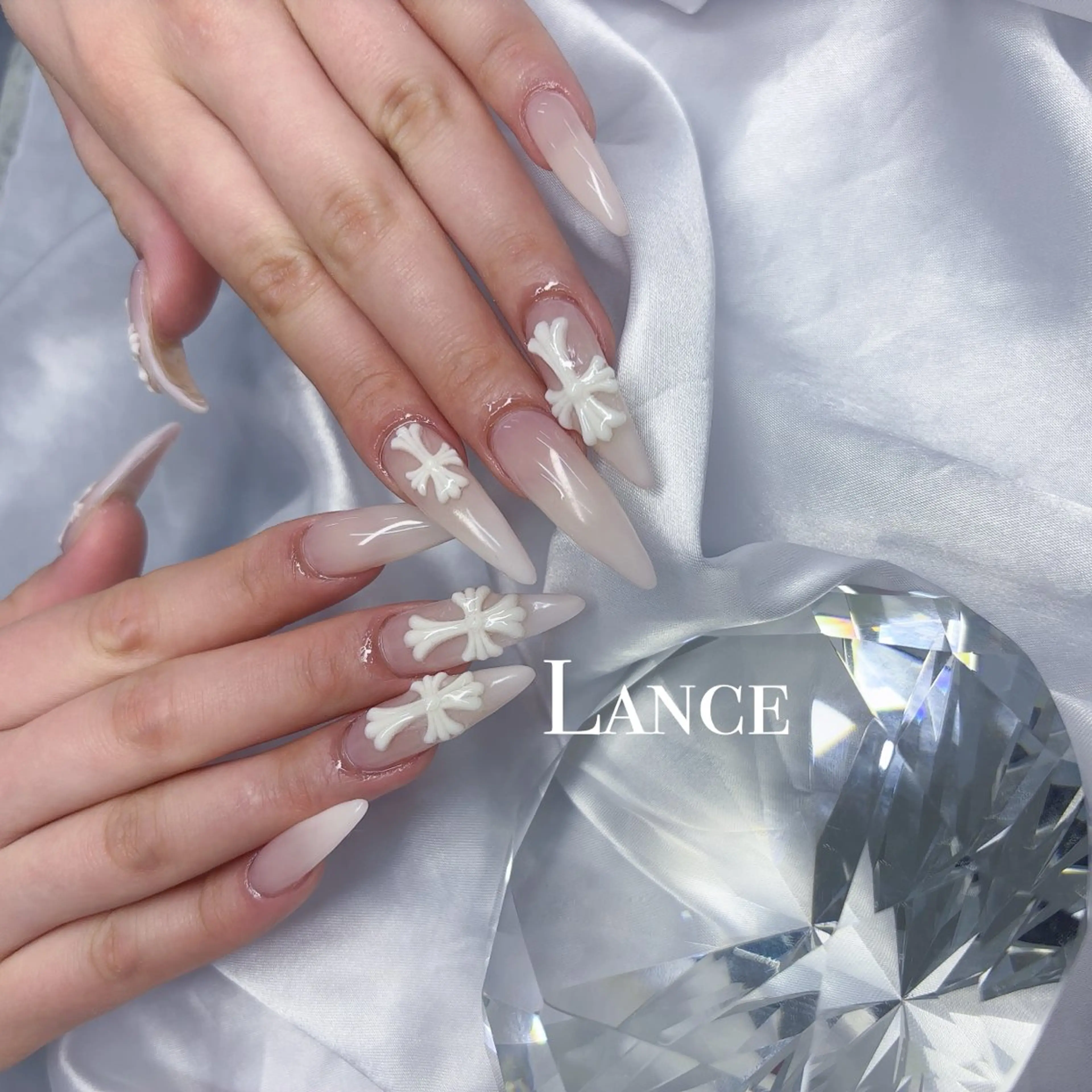 ネイル オーロラネイル フットネイル フレンチネイル ガラスフレンチ 氷ネイル・うるうるネイル ハンドネイル Lance nailのネイルデザイン