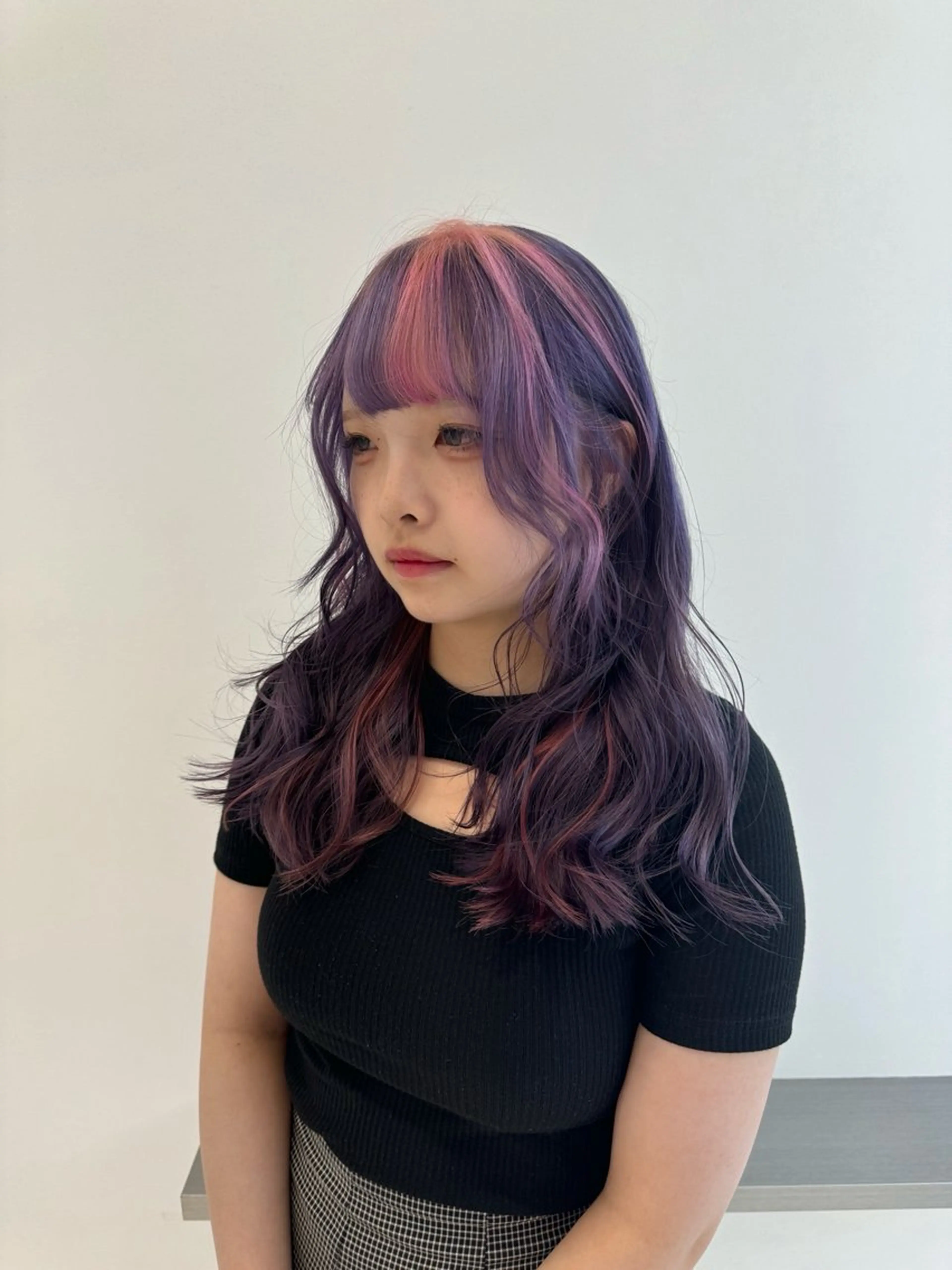 ロング カラー ブリーチ デザインカラー ラベンダーカラー ピンクカラー ヘアカラー トリートメント 🌼動き×透明感🩵 ハイトーン/ナナのヘアスタイル