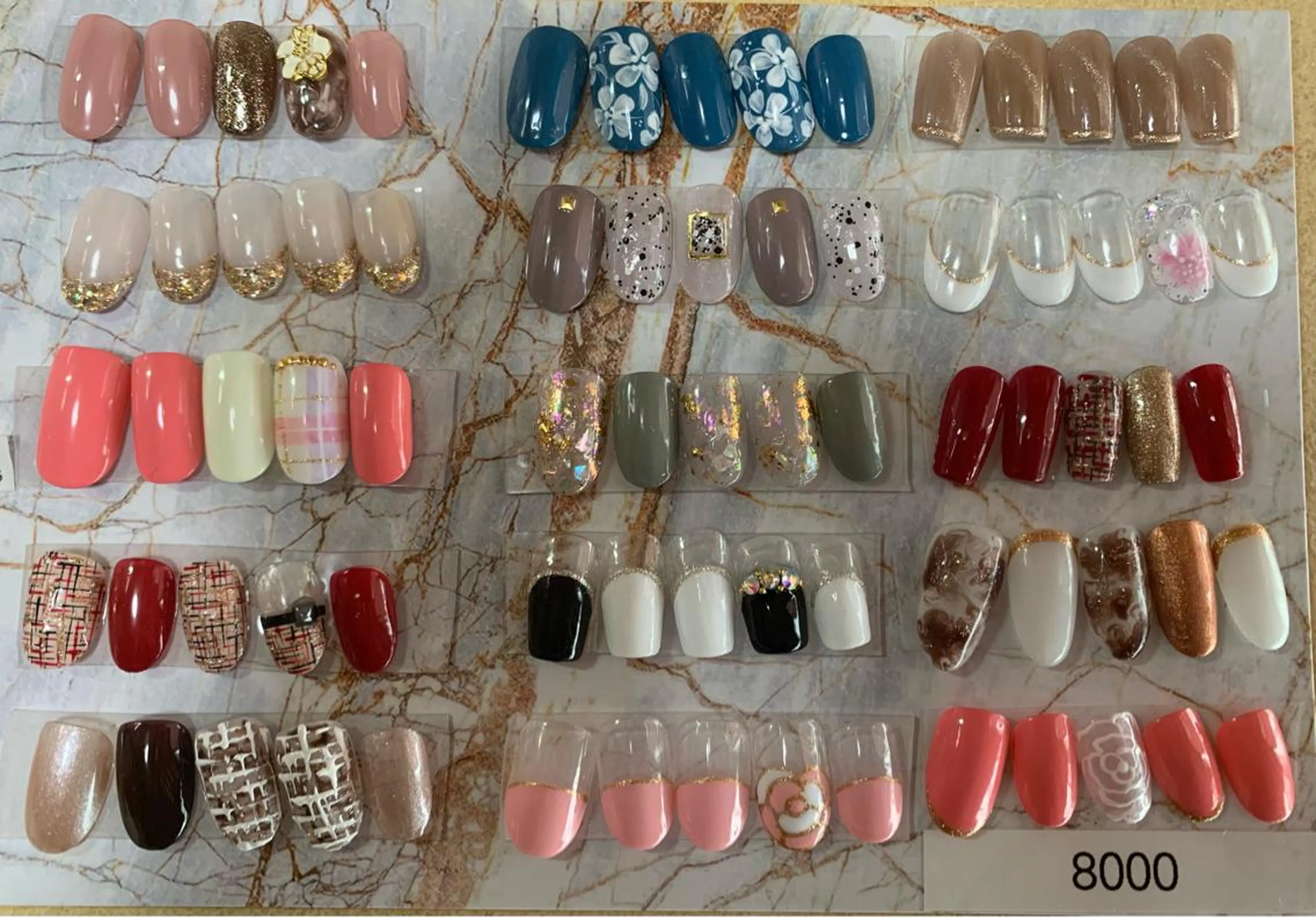 【ハンド】定額ジェルBコース 片手2本程度のシンプルなデザインですの写真