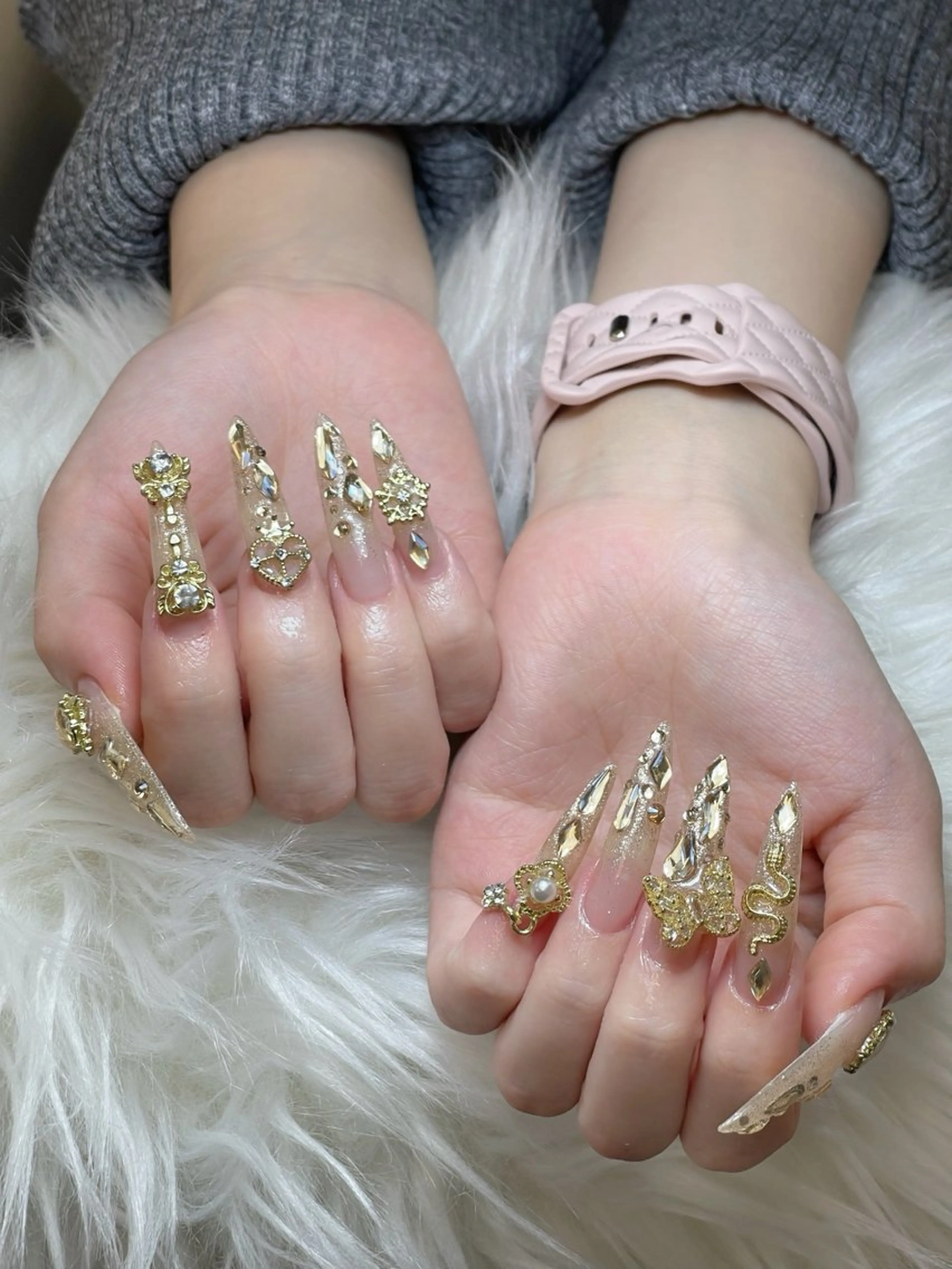ネイル チークネイル フレンチネイル グラデーション キラキラネイル 韓国ネイル HIKARI HANA NAIL所属・HIKARIHANA NAILのネイルデザイン