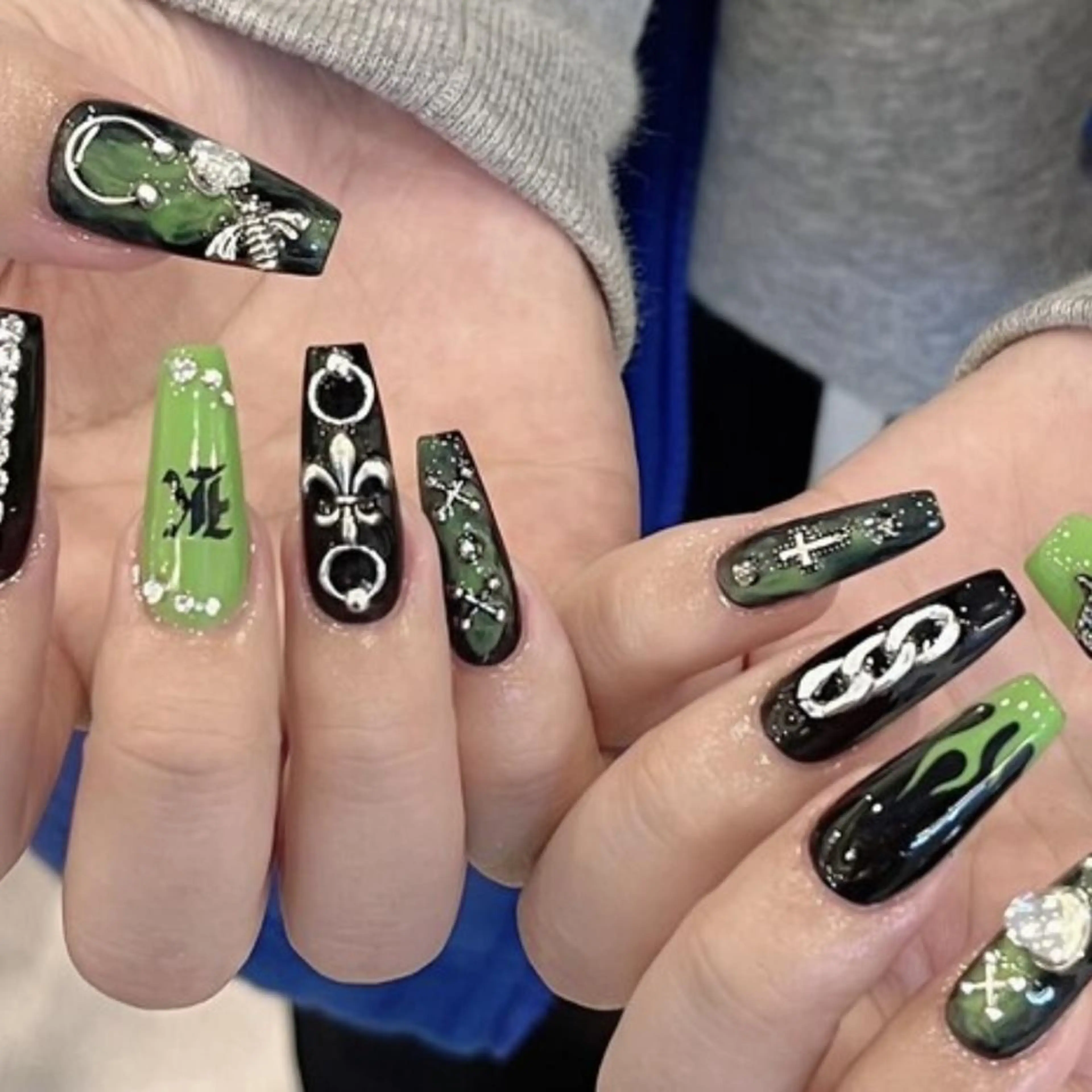 ネイル queens nailsalonのネイルデザイン