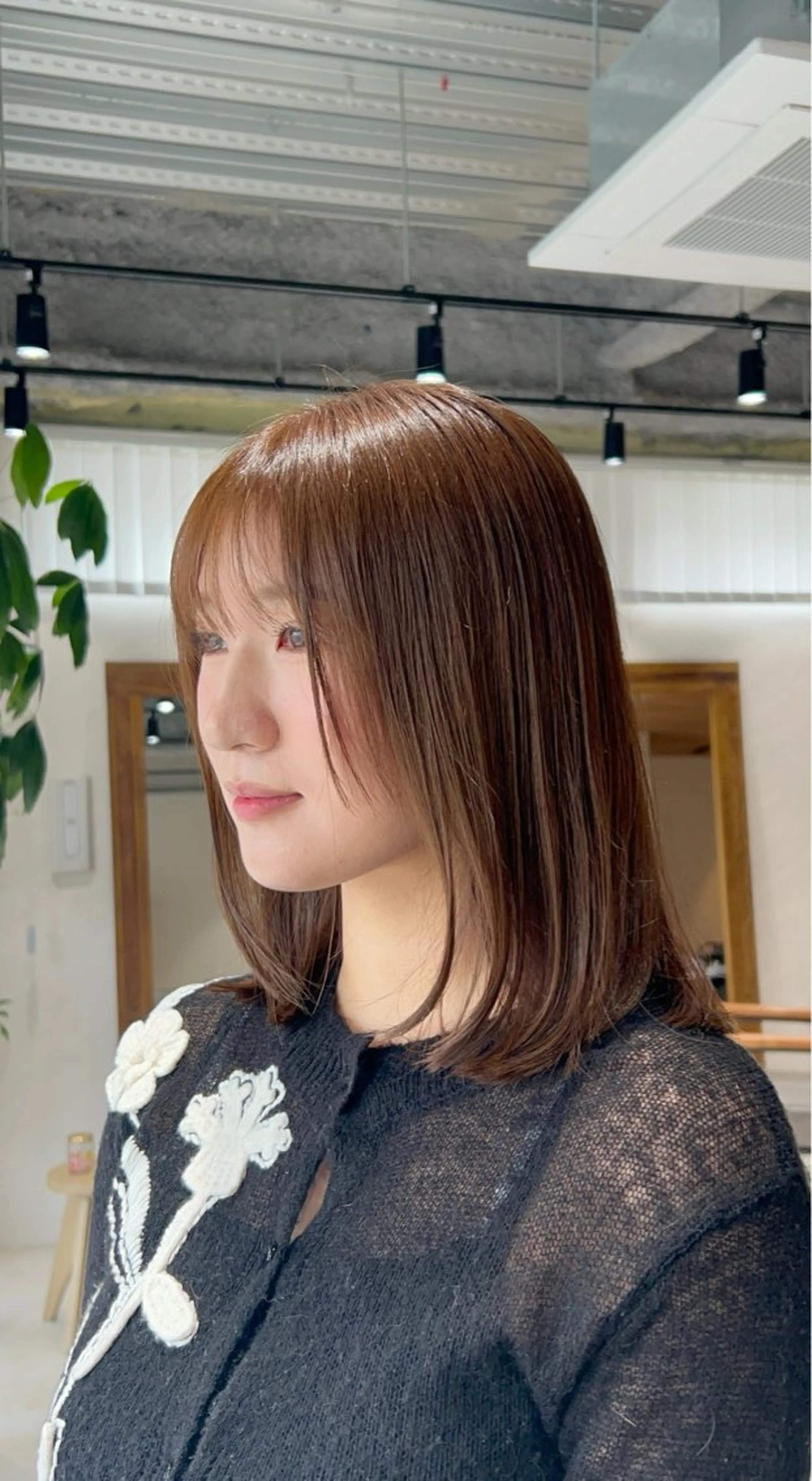 ミディアム カラー 赤みゼロ 🤎柔ベージュのヘアスタイル