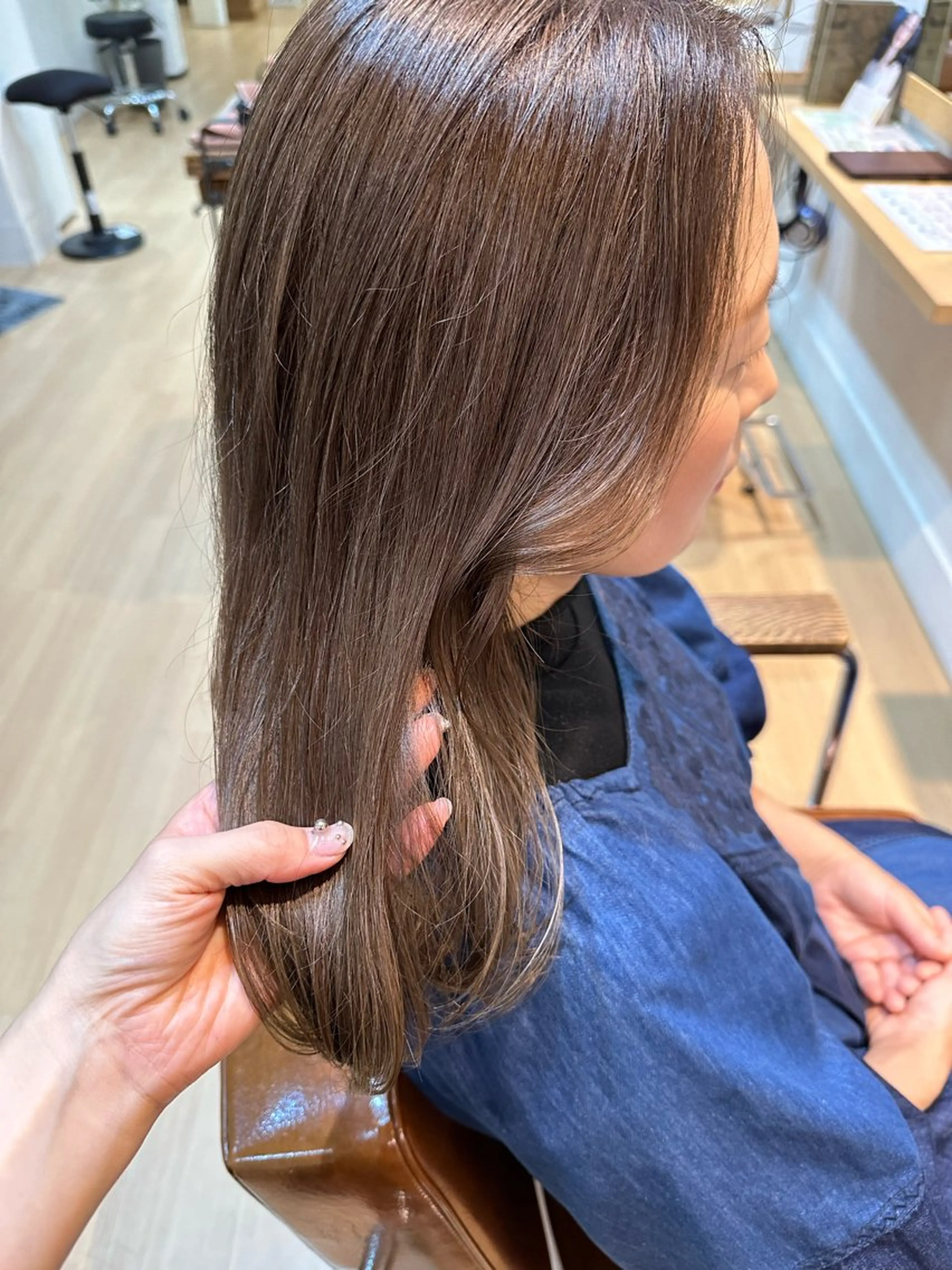 セミロング カラー ベージュカラー luve heart's And Be  minamisemba所属・脇坂 佳世の眉毛・アイブロウイメージ