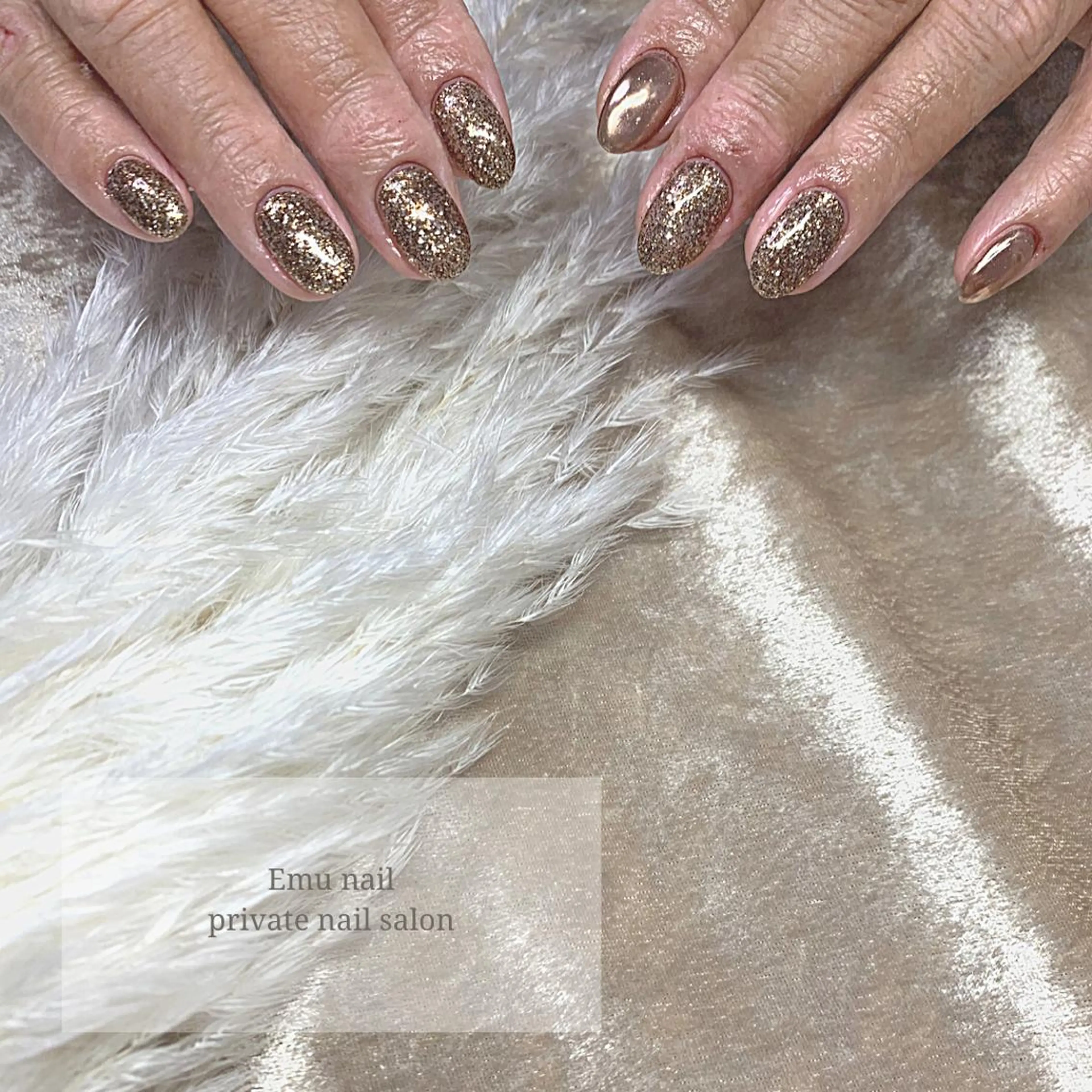 ネイル ゴールド キラキラネイル ラメ(グリッター) シンプルネイル 冬ネイル emu nailのネイルデザイン