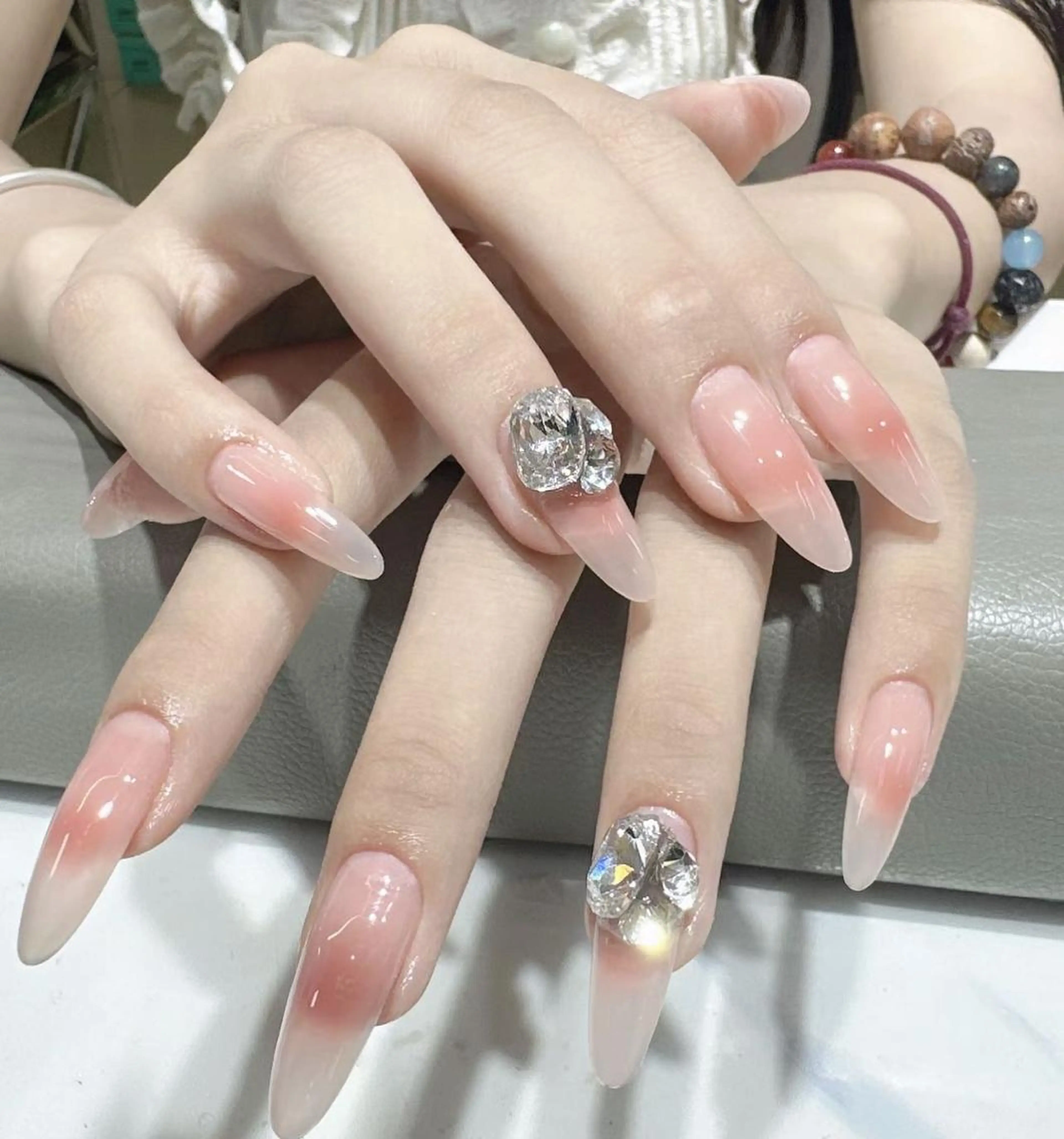 ネイル アートネイル 長さ出し ネイルチップ Queens momoのネイルデザイン