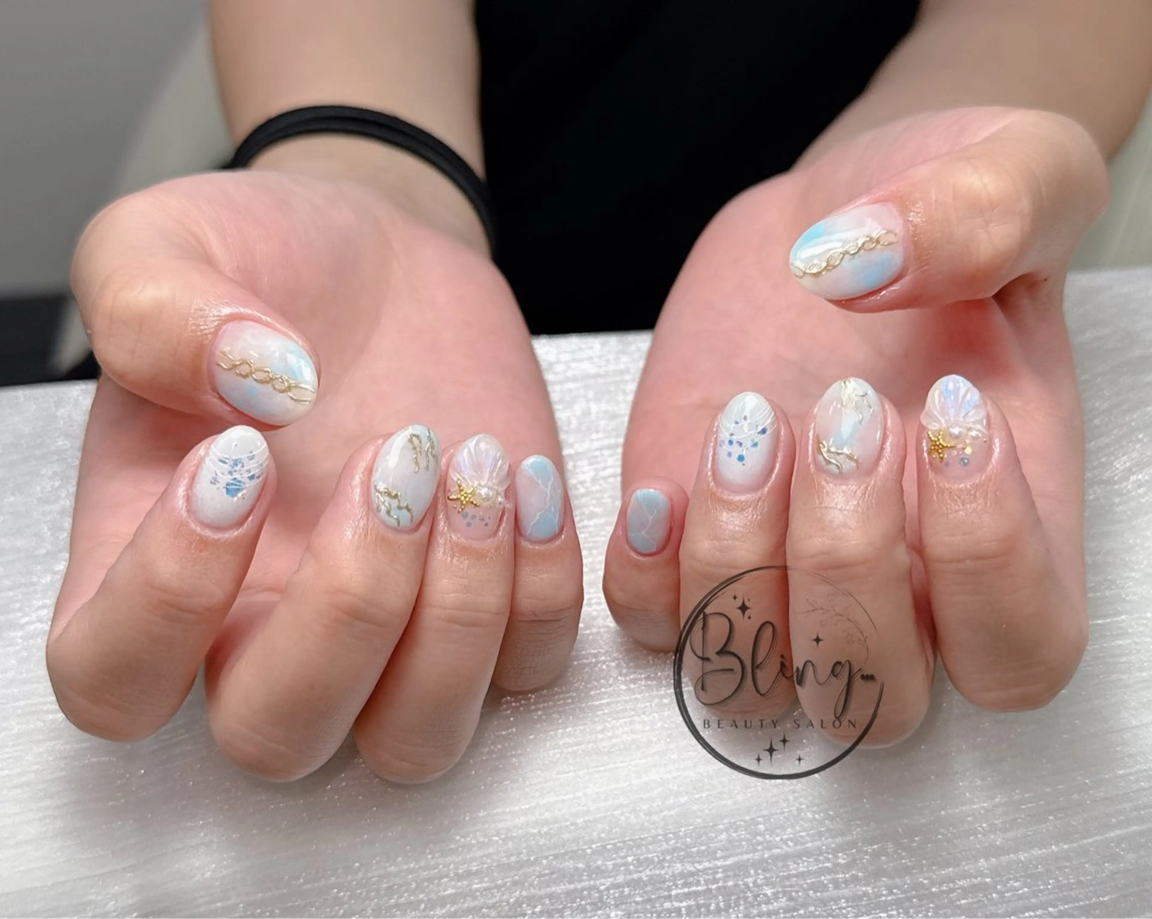 ミディアム 韓国風ヘア ハンドネイル nami ナミのネイルデザイン