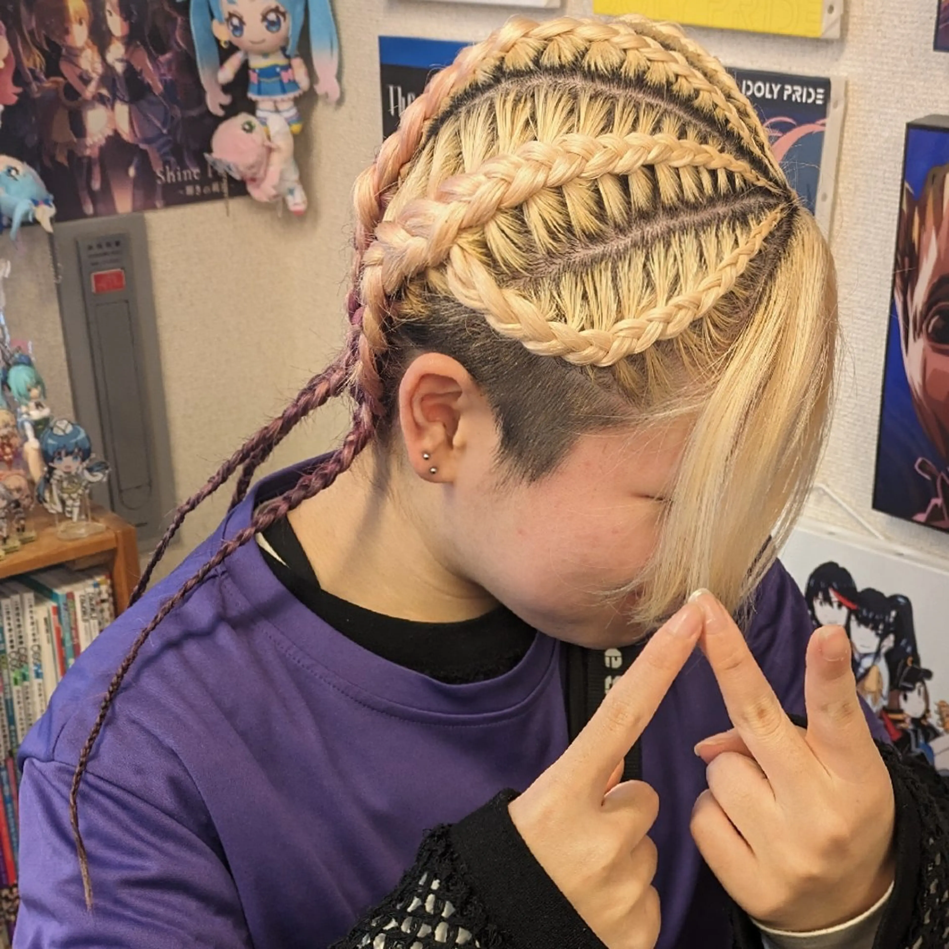 ロング ヘアアレンジ fuwat所属・秋葉原でカラーする なら🐉ちぇーたんのヘアスタイル