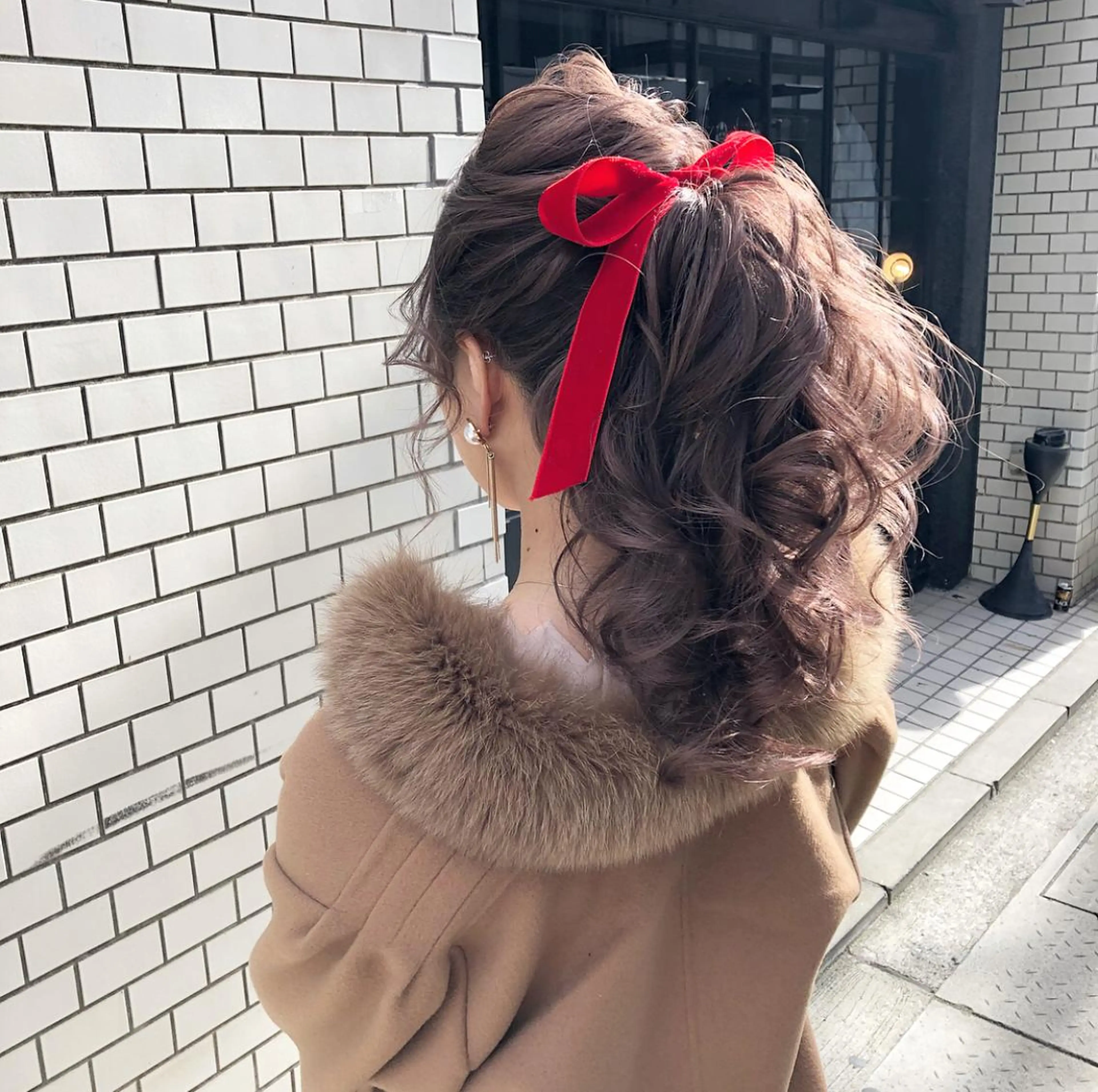 ロング カラー ヘアアレンジ ポニーテール autre所属・大久保 ひでなりのヘアスタイル