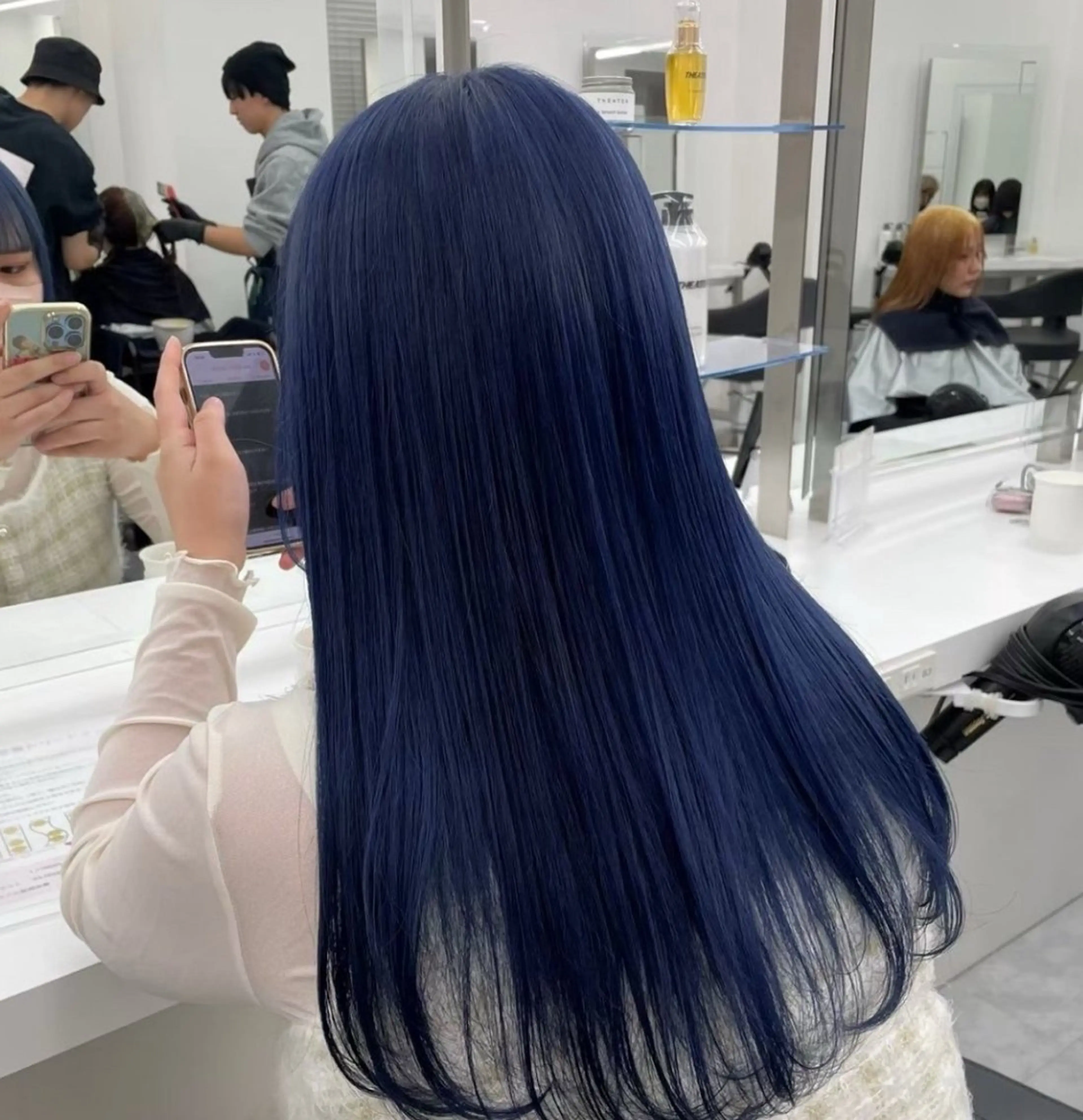 ロング 韓国ヘア/ブリーチ無 しWカラー/オリーブのヘアスタイル