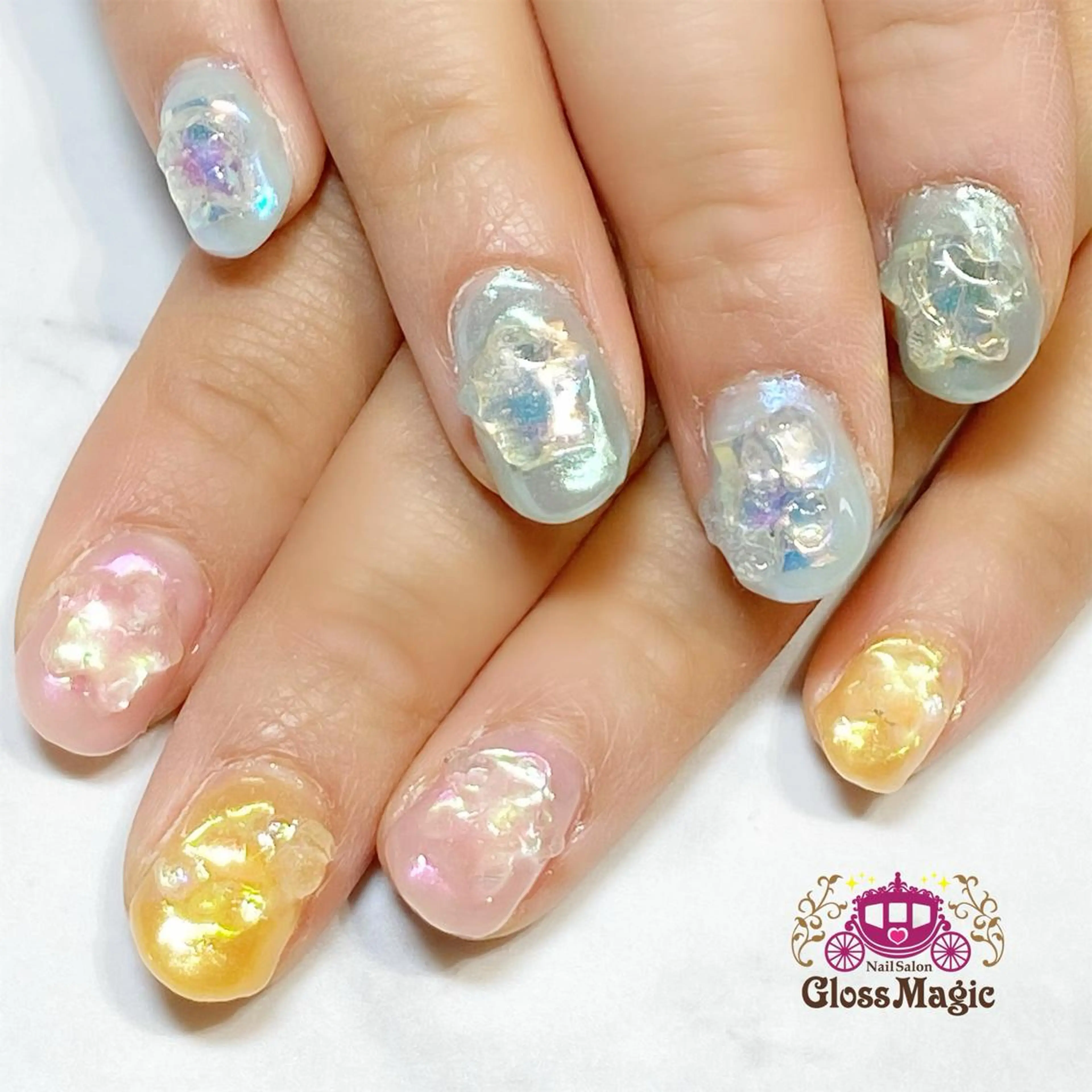 ネイル オーロラネイル 氷ネイル・うるうるネイル YUN 💅のネイルデザイン