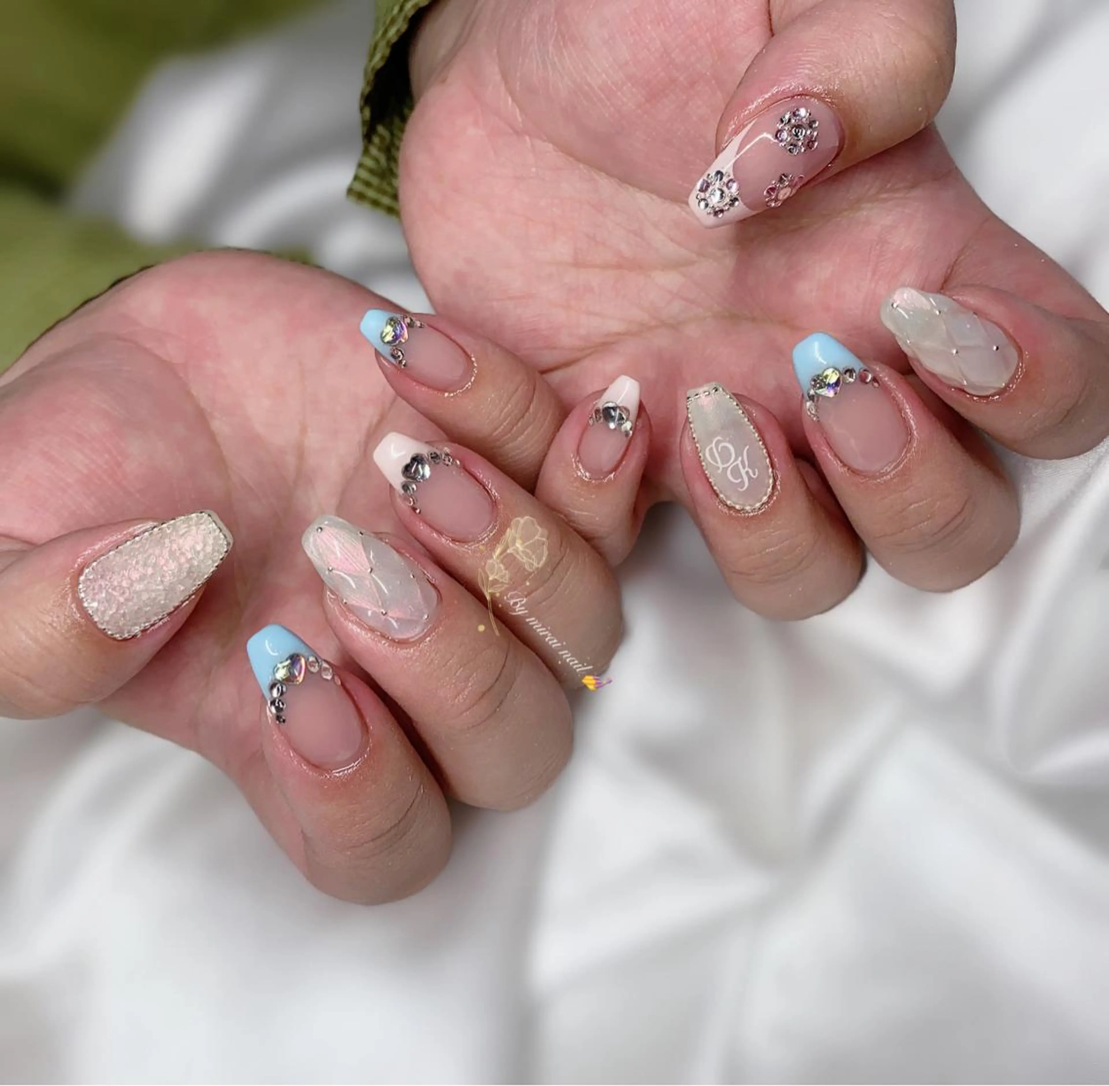 ネイル アートネイル ネイルサロン 9Carats神田のネイルデザイン