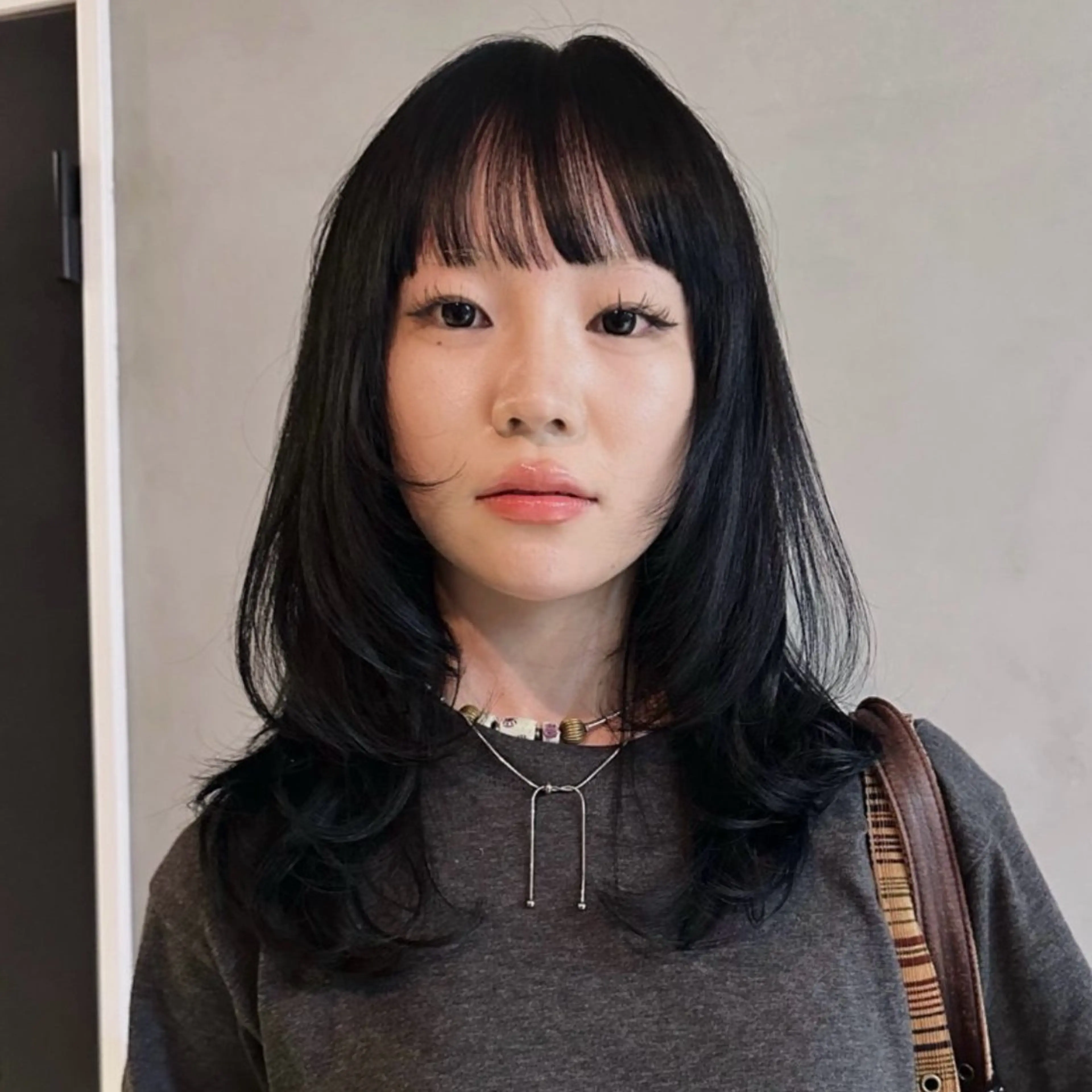 セミロング カラー 前野 日奈のヘアスタイル