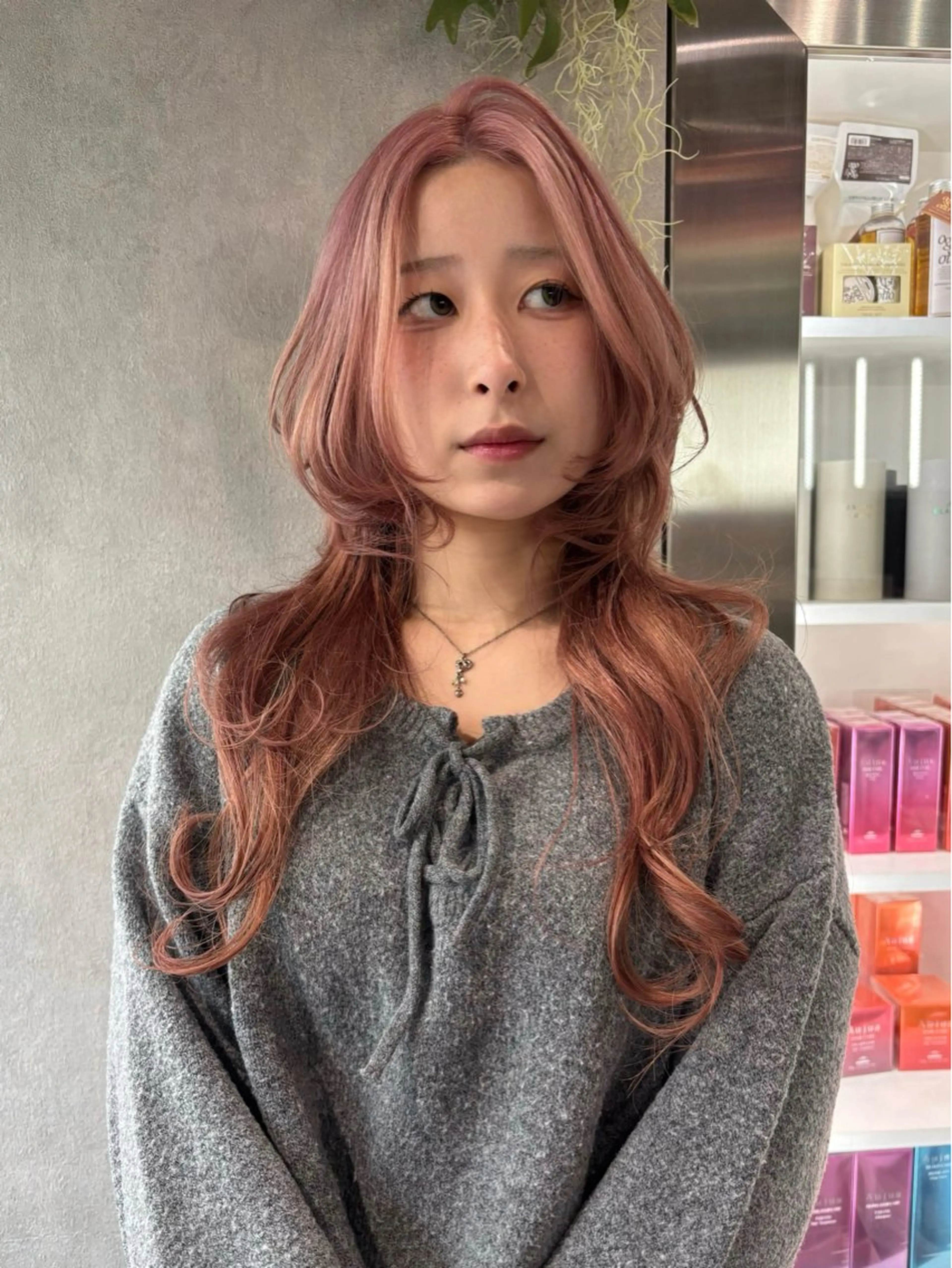ロング カラー ヘアアレンジ 切りっぱなしボブ ブリーチ ダブルカラー イヤリングカラー ハイライトカラー ヘアカラー iona/ハイトーン /ネイルのネイルデザイン