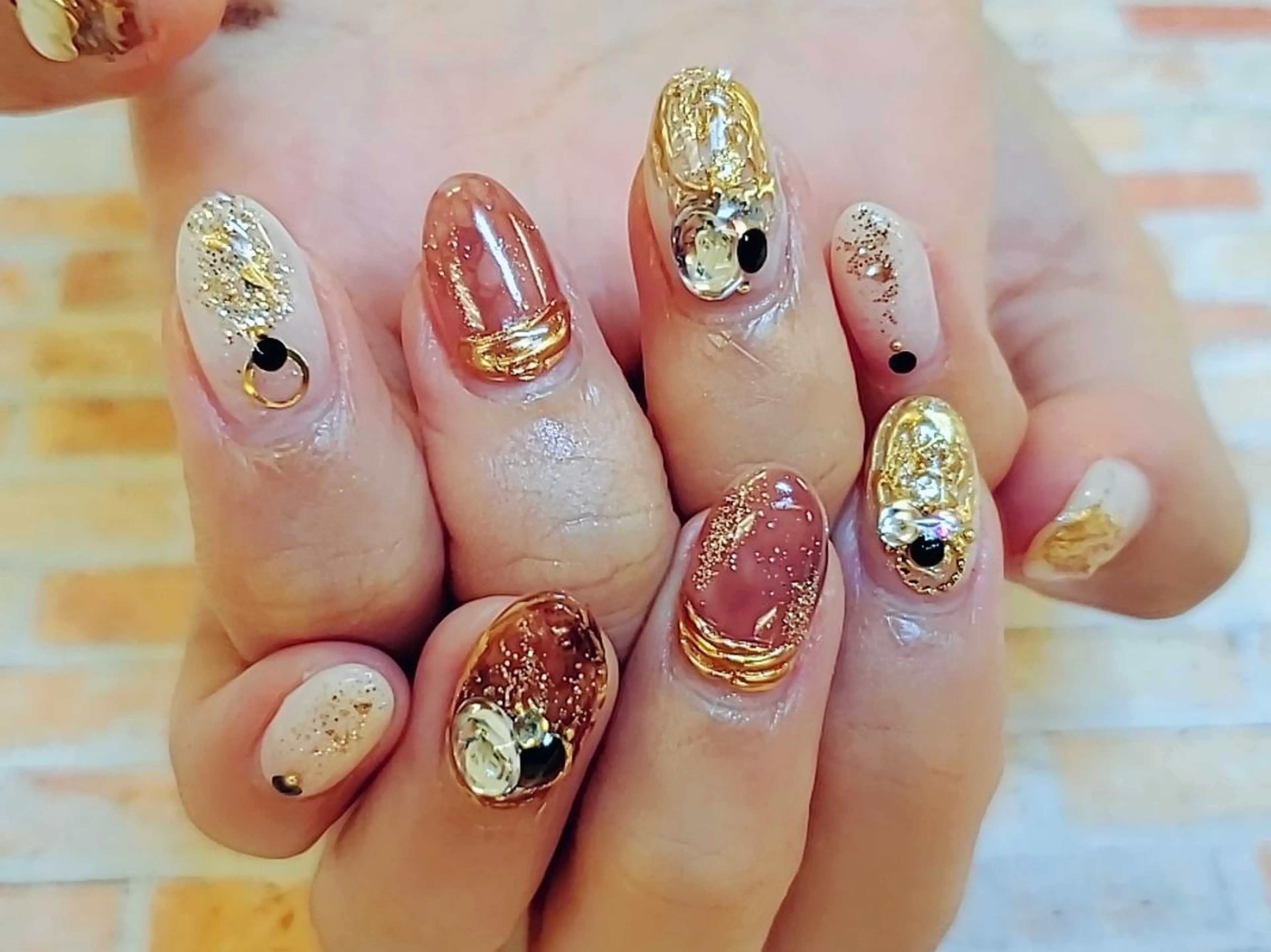 ミディアム ネイル アートネイル ミラーネイル ハンドネイル mamo nailのネイルデザイン