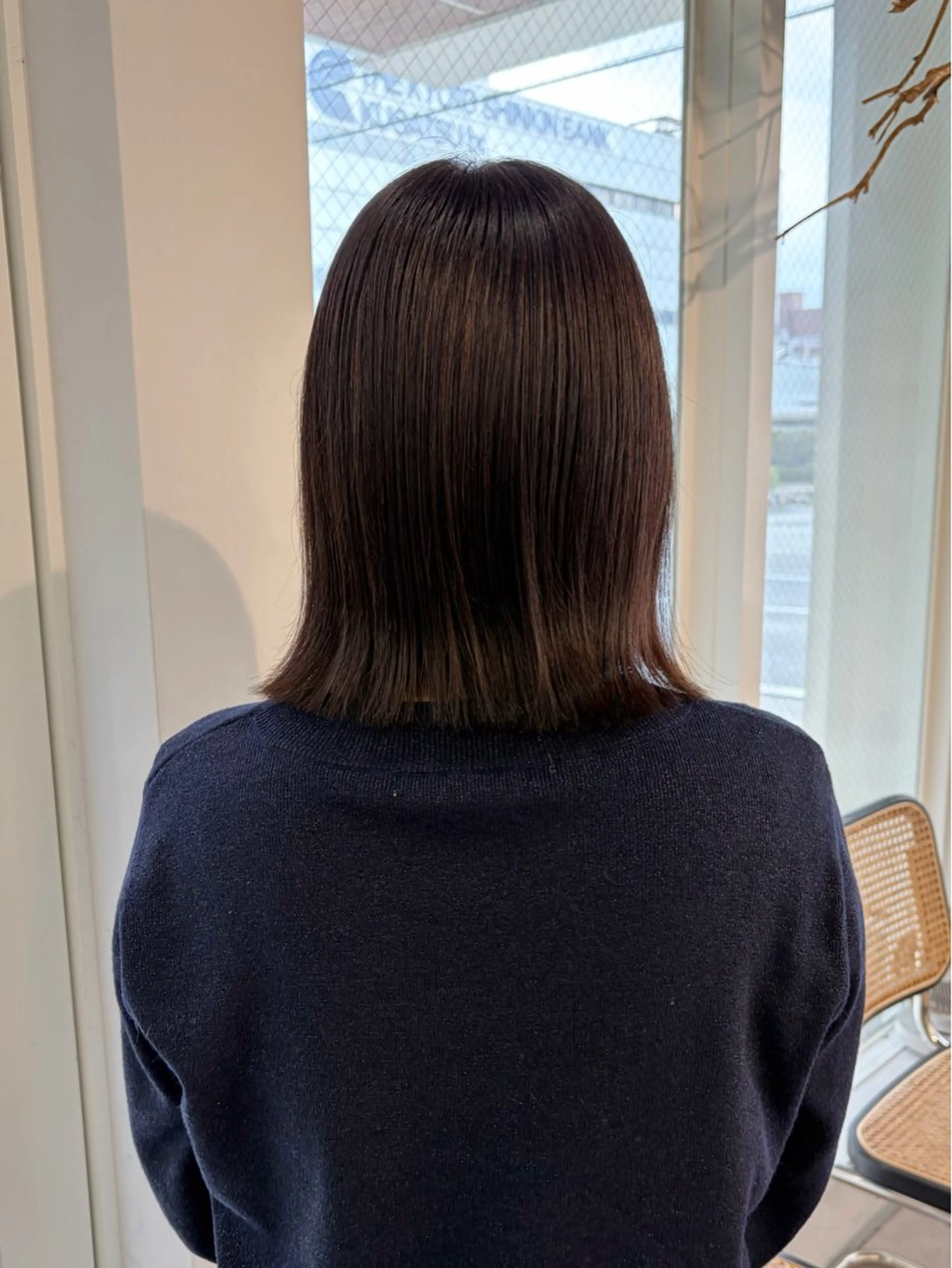 ミディアム 外ハネヘア カット ヘアカラー トリートメント AELU🌱 林千晶のヘアスタイル