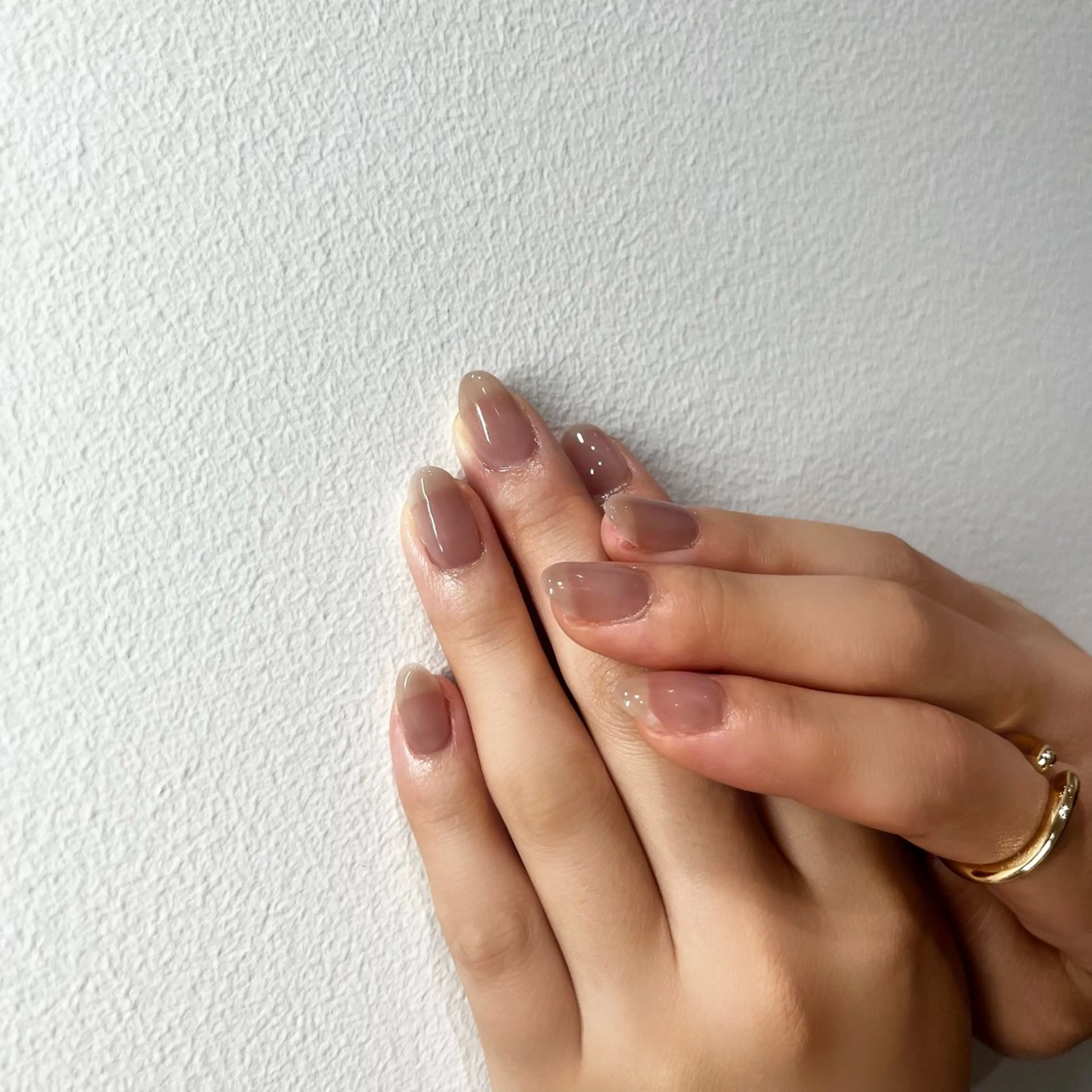 ネイル ニュアンスネイル オフィスネイル ワンカラーネイル ピンク シンプルネイル ハンドネイル nail&care salon soa所属・soa/美容液ケアで 自爪を育てるネイルのネイルデザイン