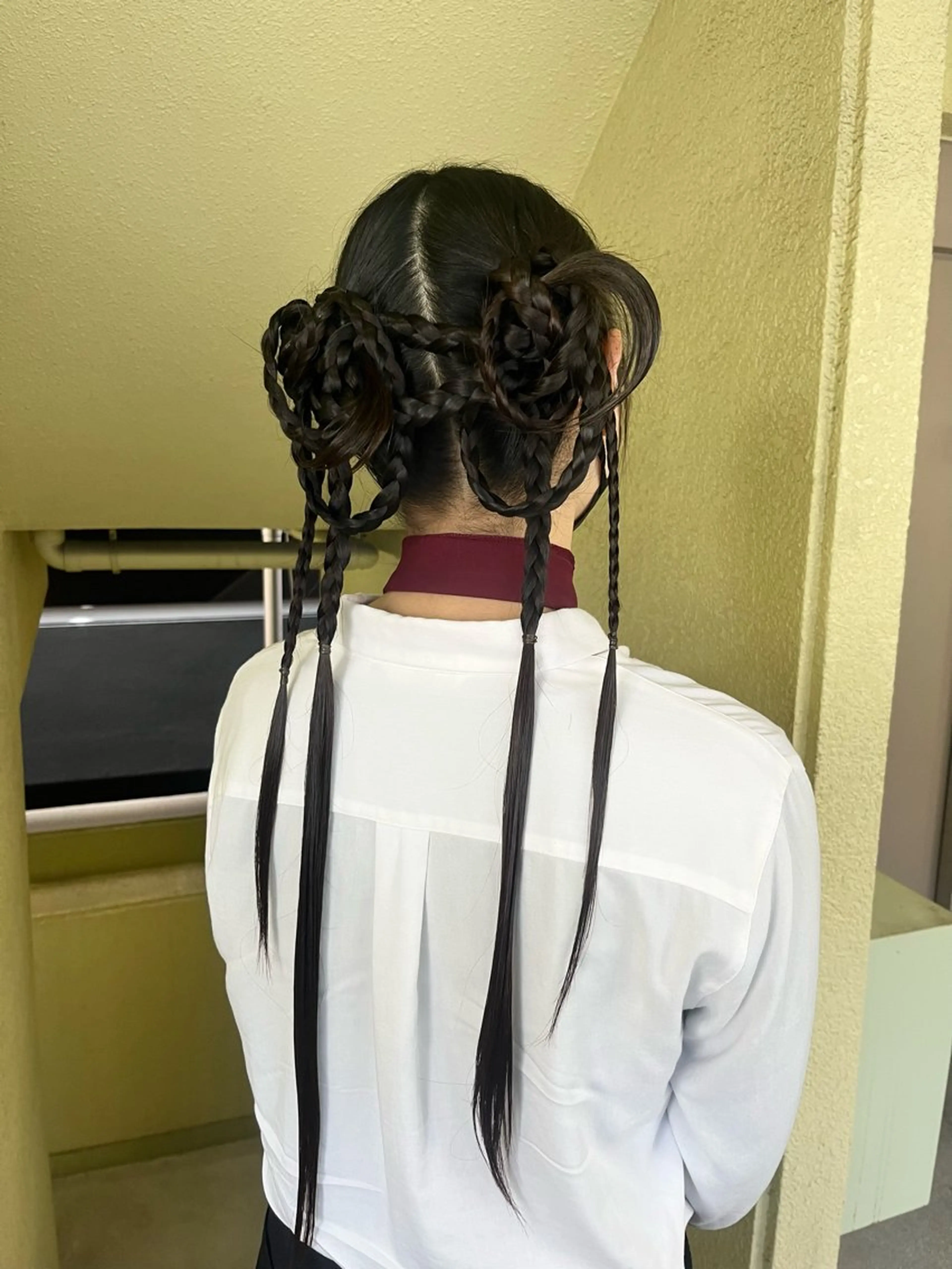 ヘアアレンジ 成人式 三つ編み 卒業式のヘアスタイル くすみカラー/ パーマ/ろーれんのヘアスタイル