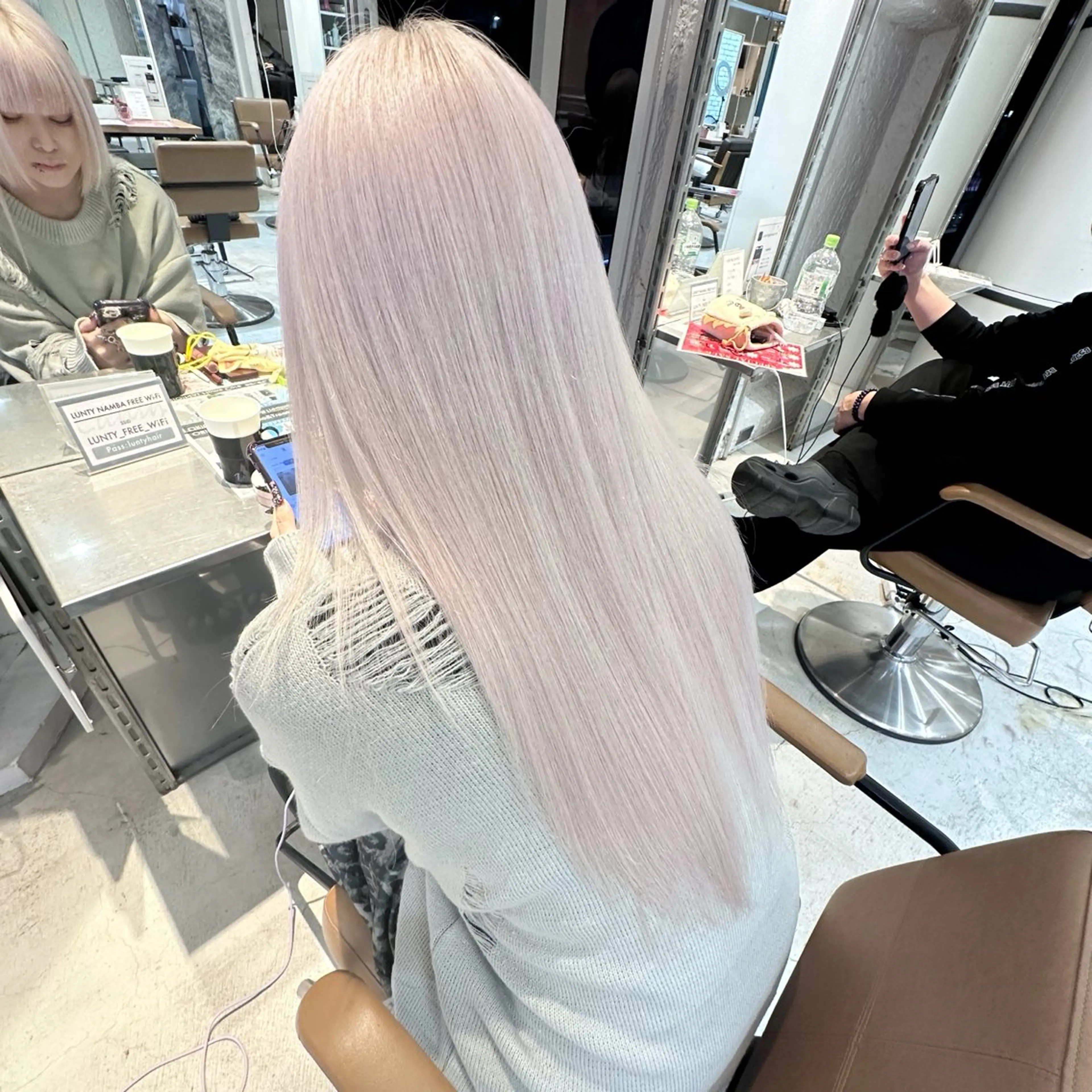 ロング カラー ベージュカラー ブリーチ ケアブリーチ ダブルカラー ハイトーンカラー カット ヘアカラー トリートメント レイヤーブリーチ特化 ホワイト専門/岸のヘアスタイル