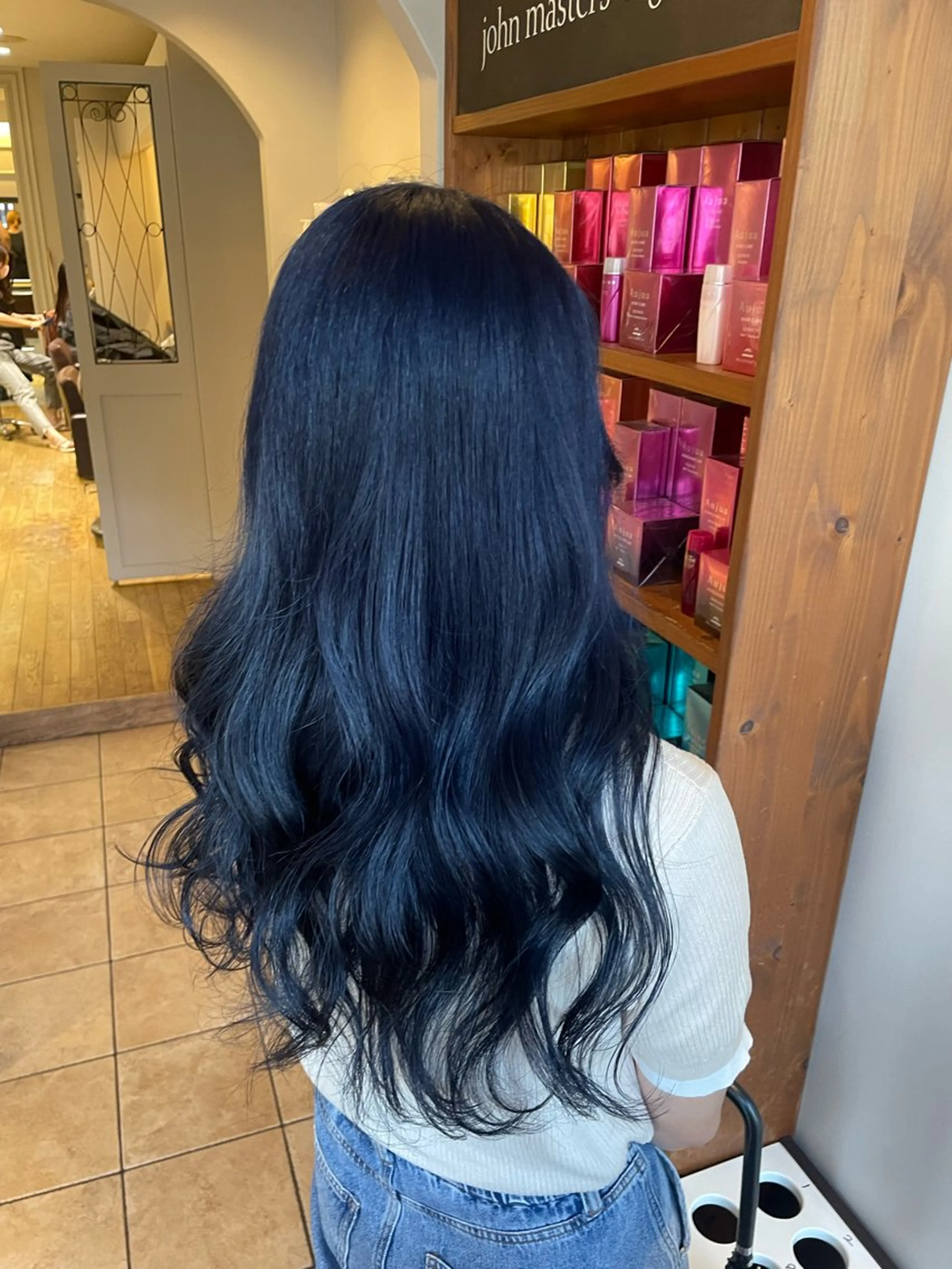 ロング カラー 黒髪 ブルーカラー ブルーブラック ヘアカラー ハイトーン/透明感 カラー/下出有沙のヘアスタイル