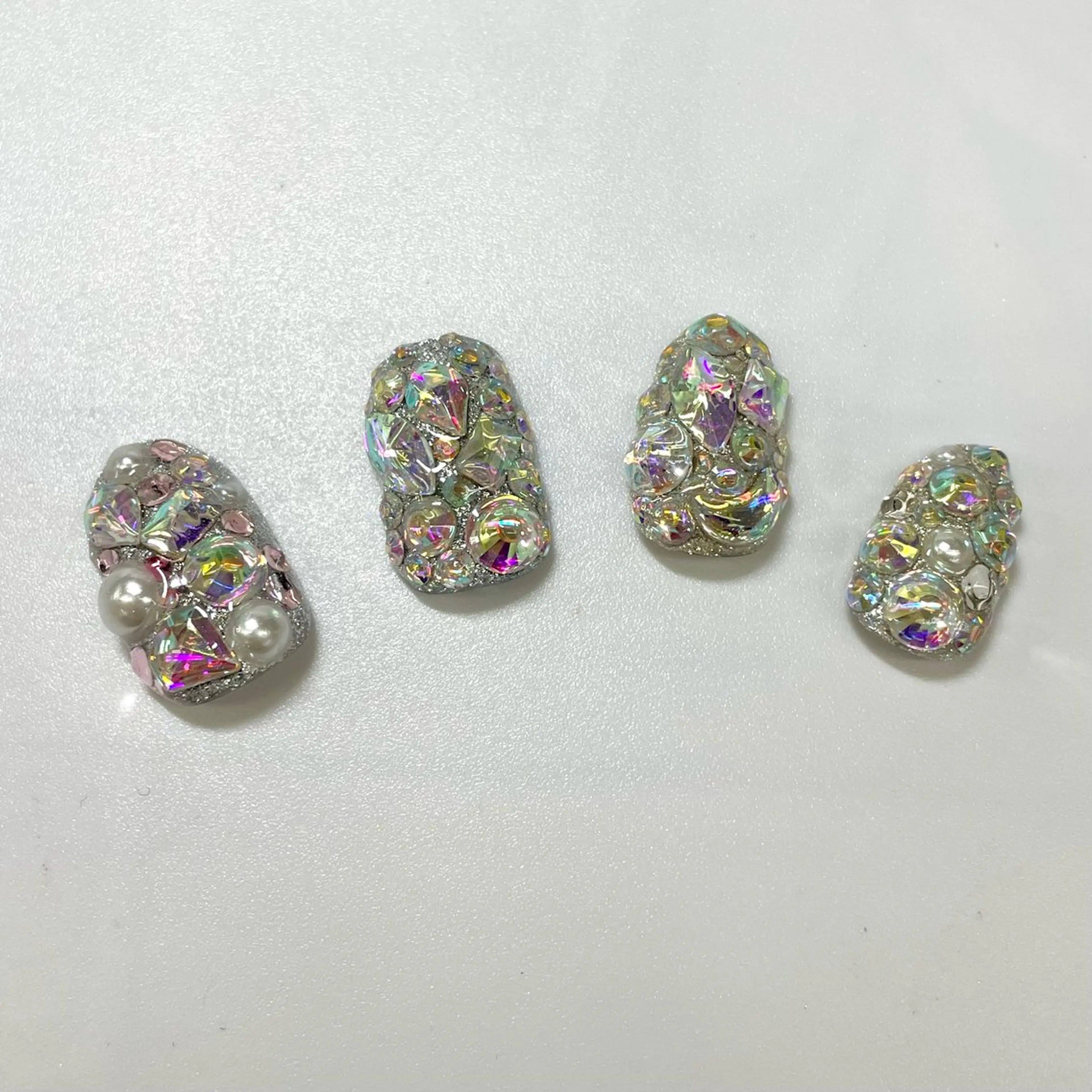 ネイル ストーンネイル MAXKELLY EMIのネイルデザイン