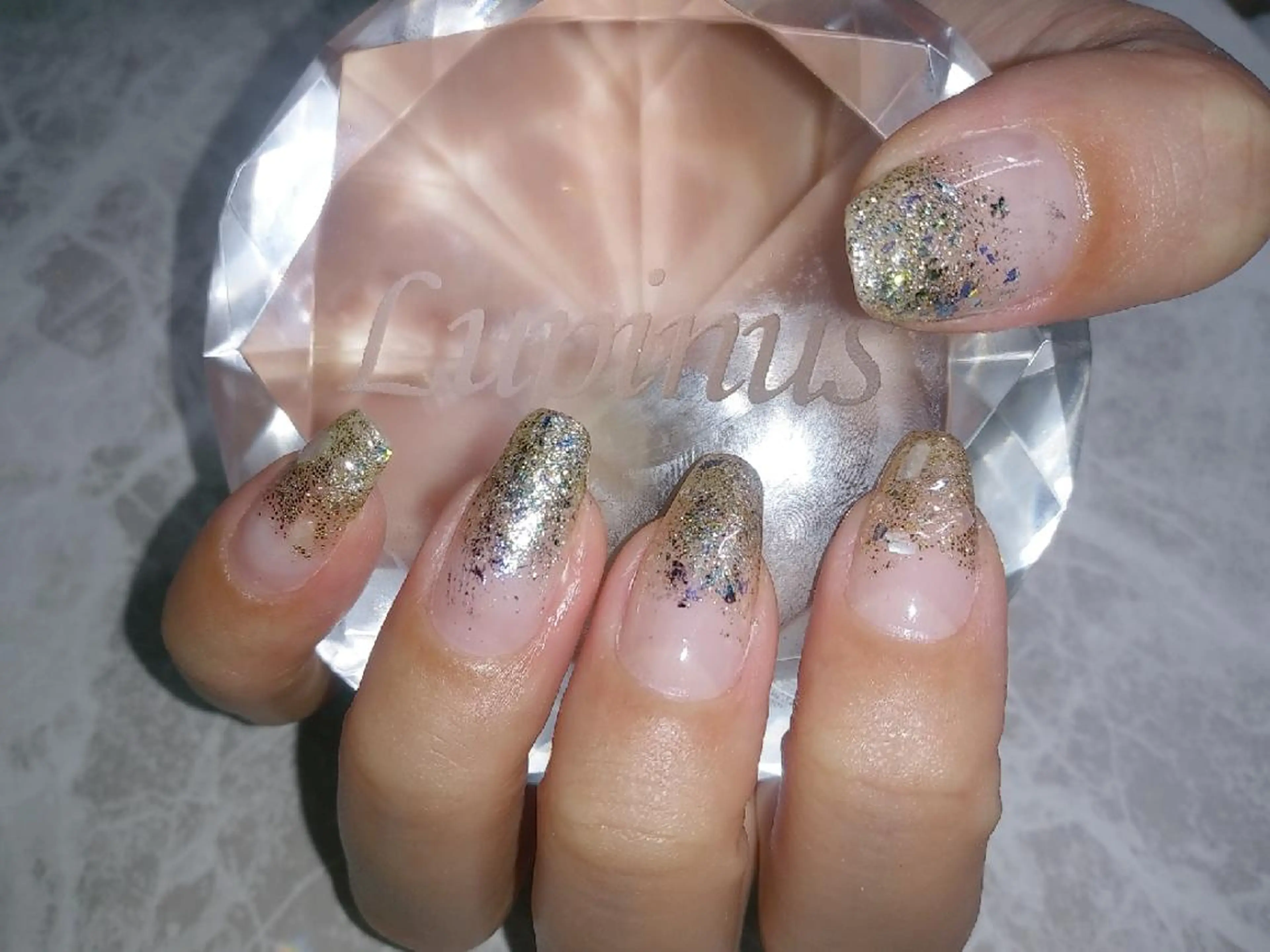 ネイル ゴールド グラデーション ラメ(グリッター) ラメグラデーション Lupinus所属・Lupinus ルピナスのネイルデザイン